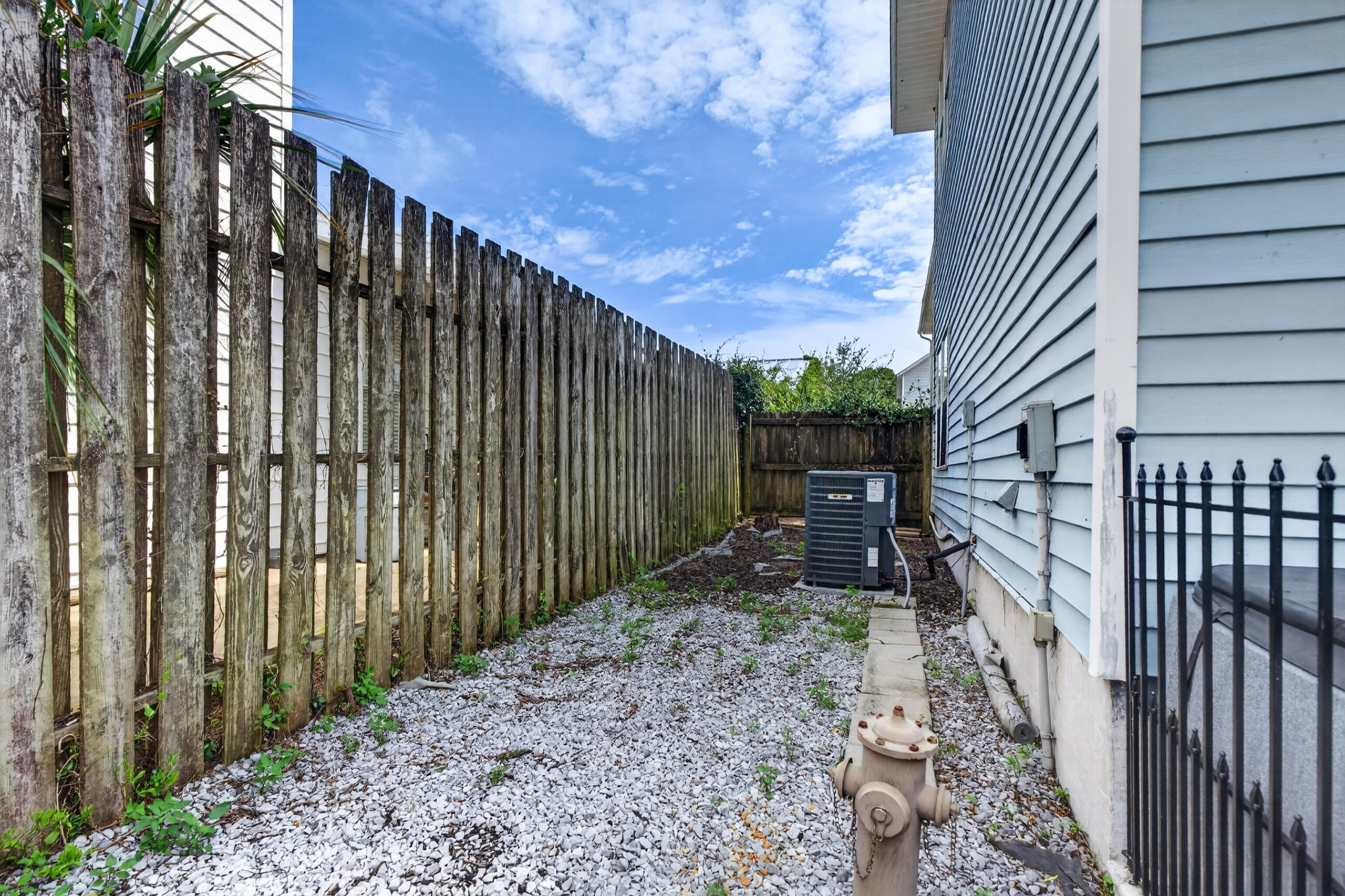 7 Forest Breeze Court