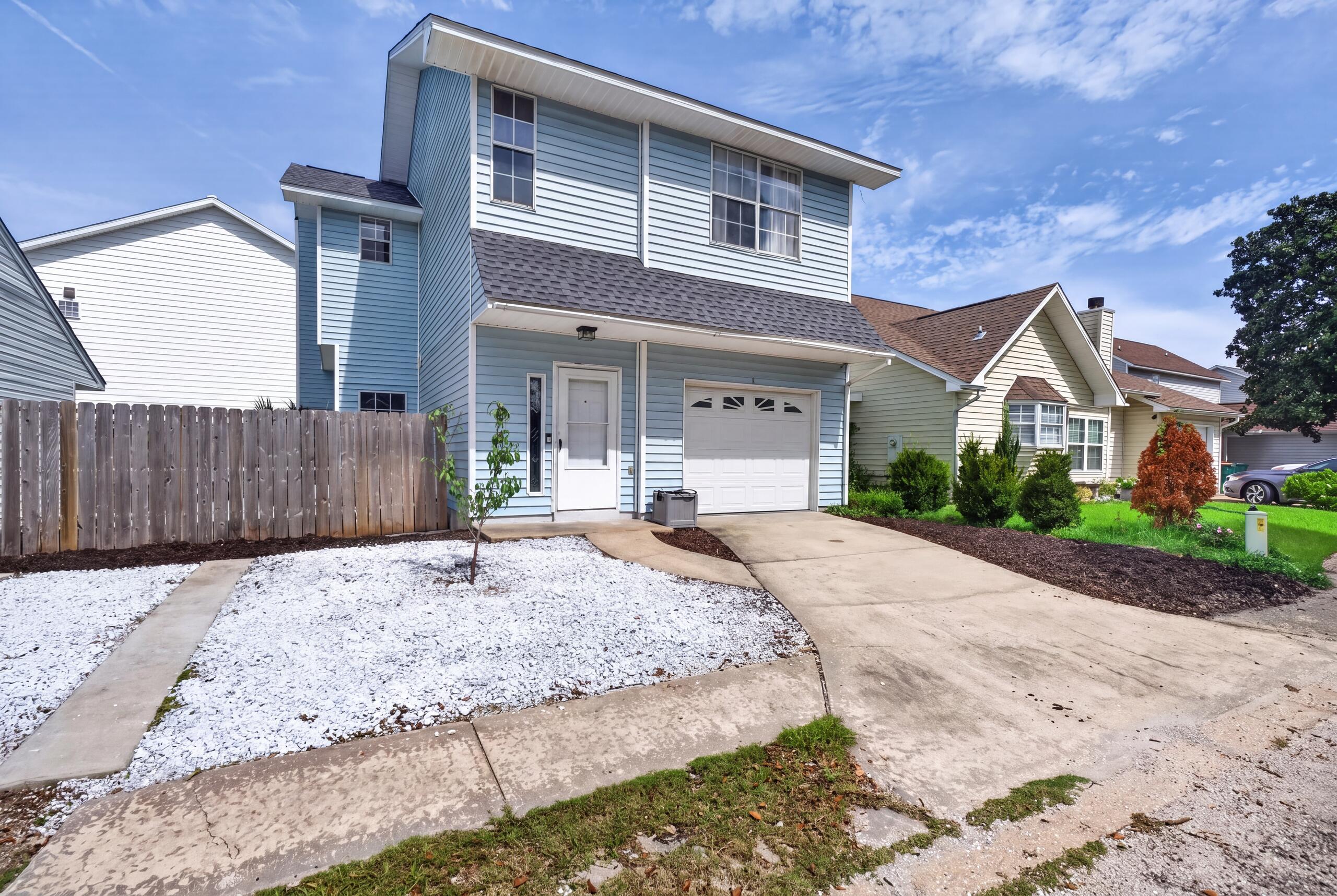 7 Forest Breeze Court