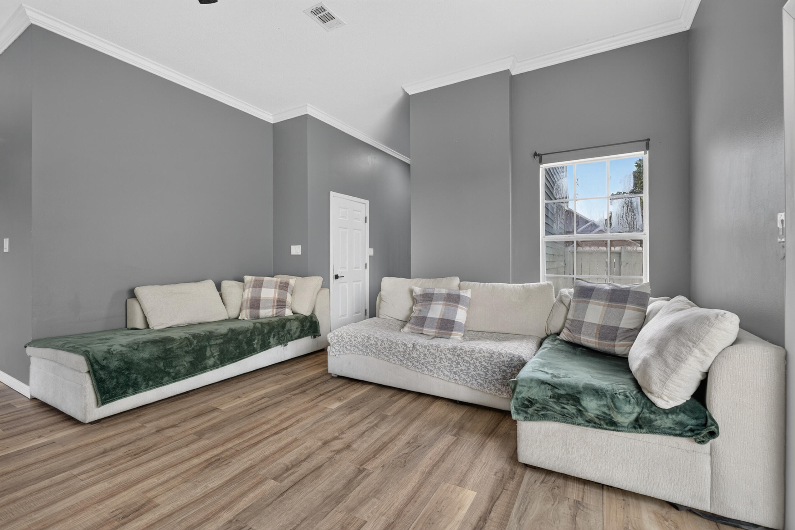 7 Forest Breeze Court