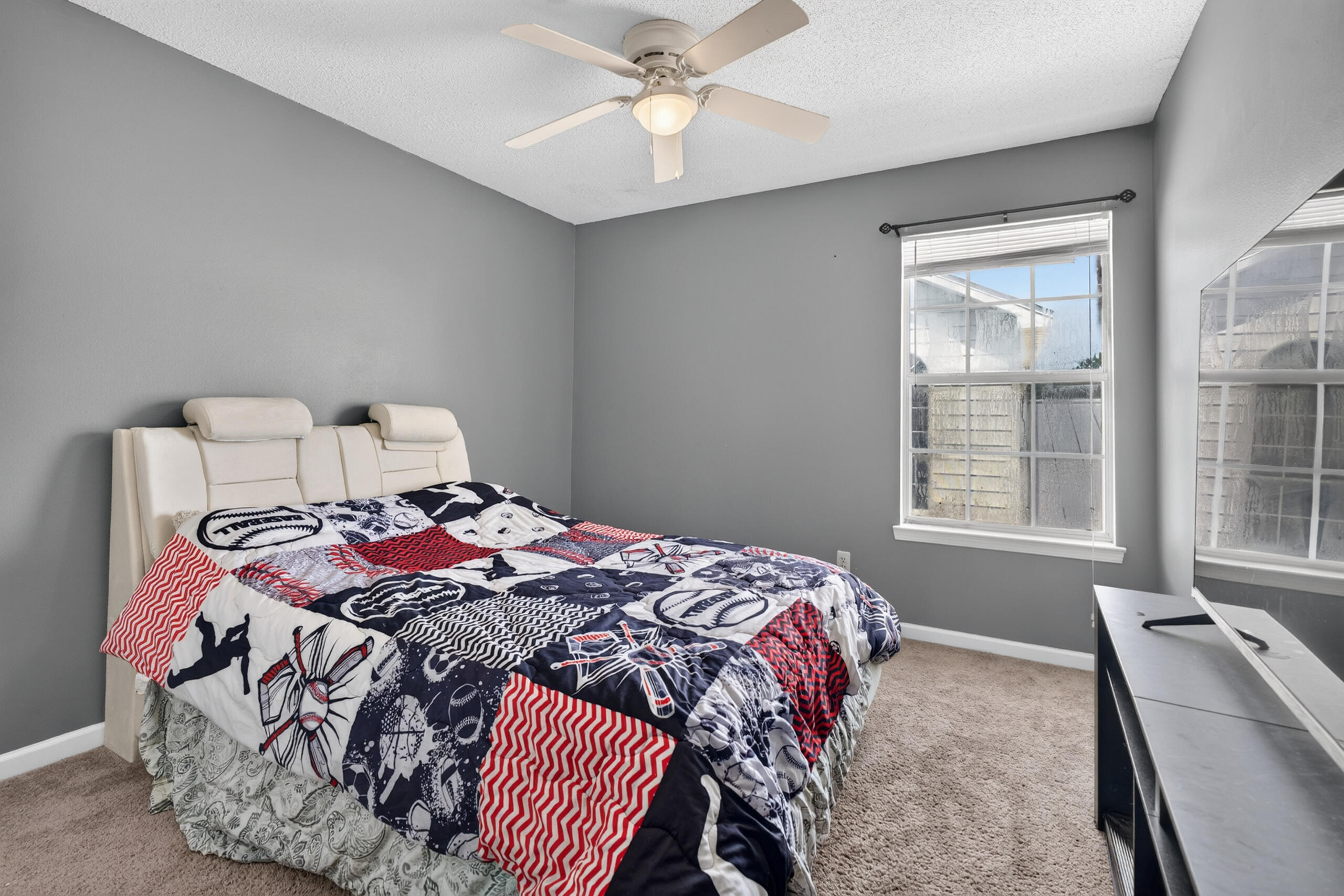 7 Forest Breeze Court