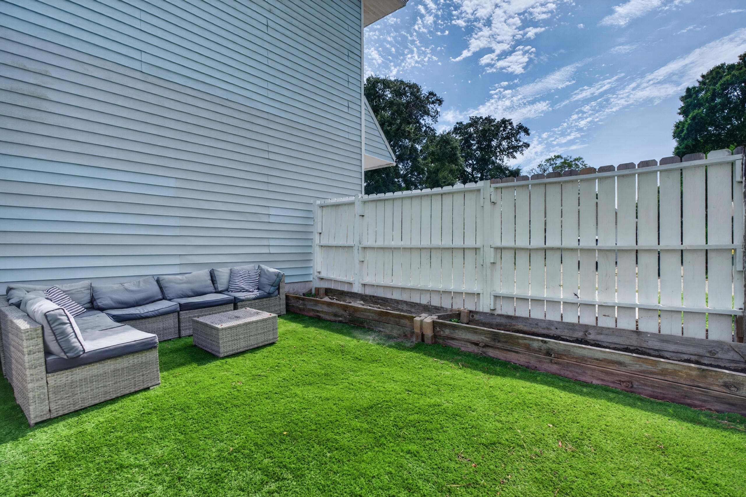 7 Forest Breeze Court