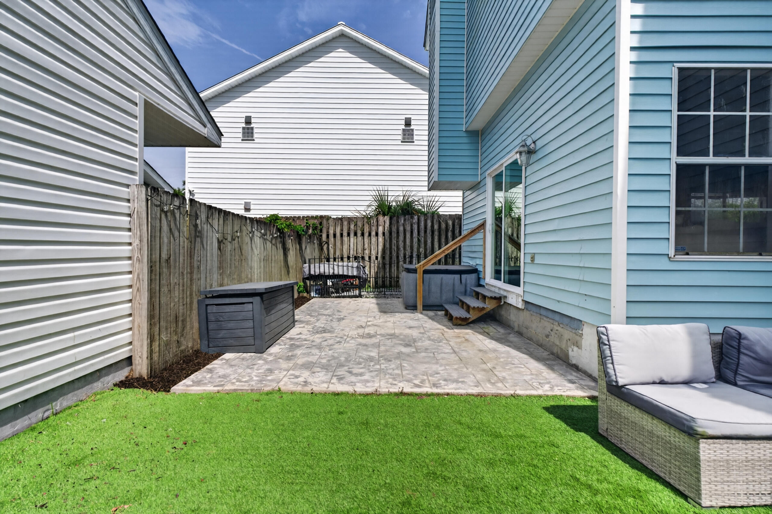 7 Forest Breeze Court