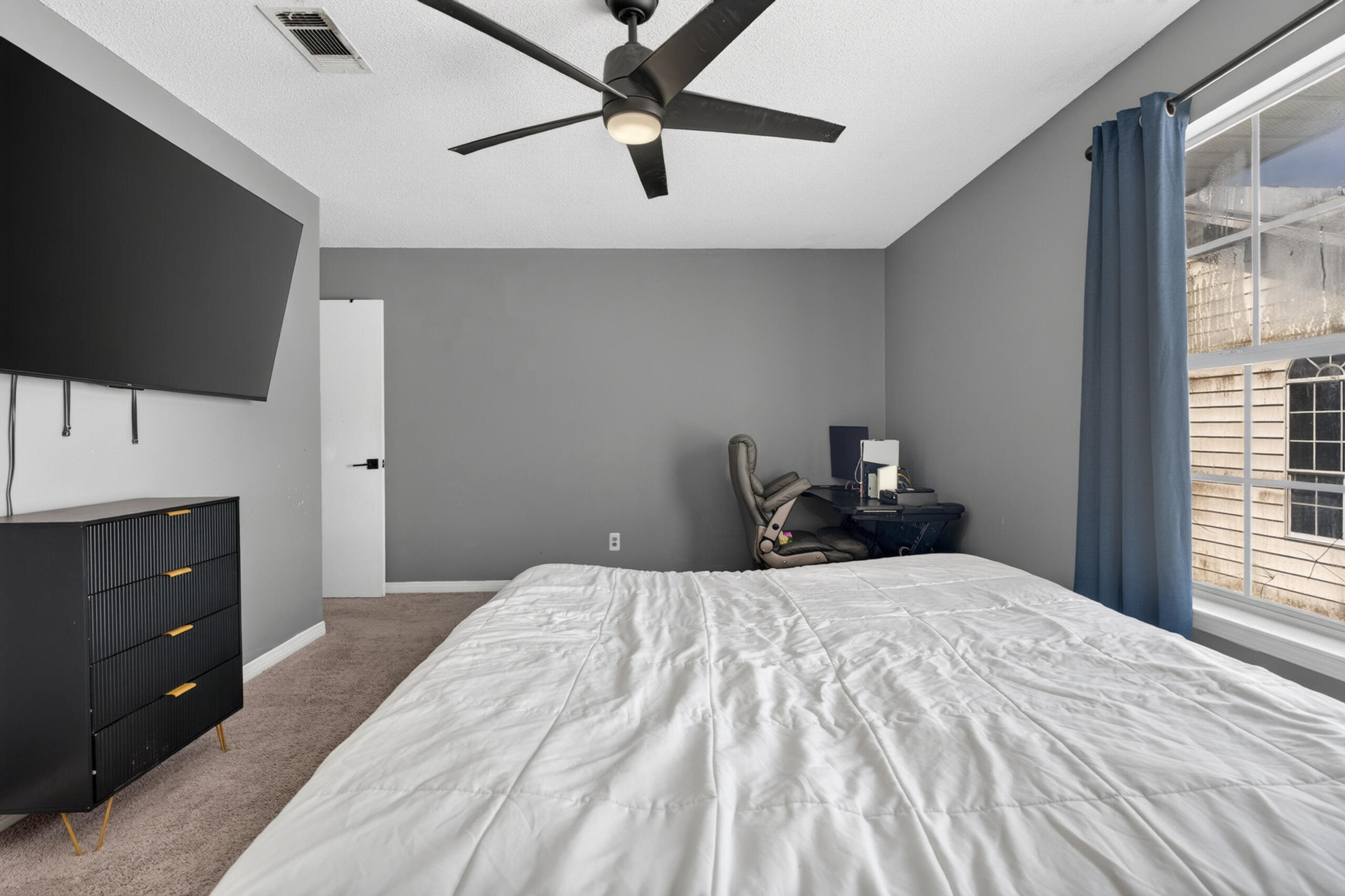 7 Forest Breeze Court