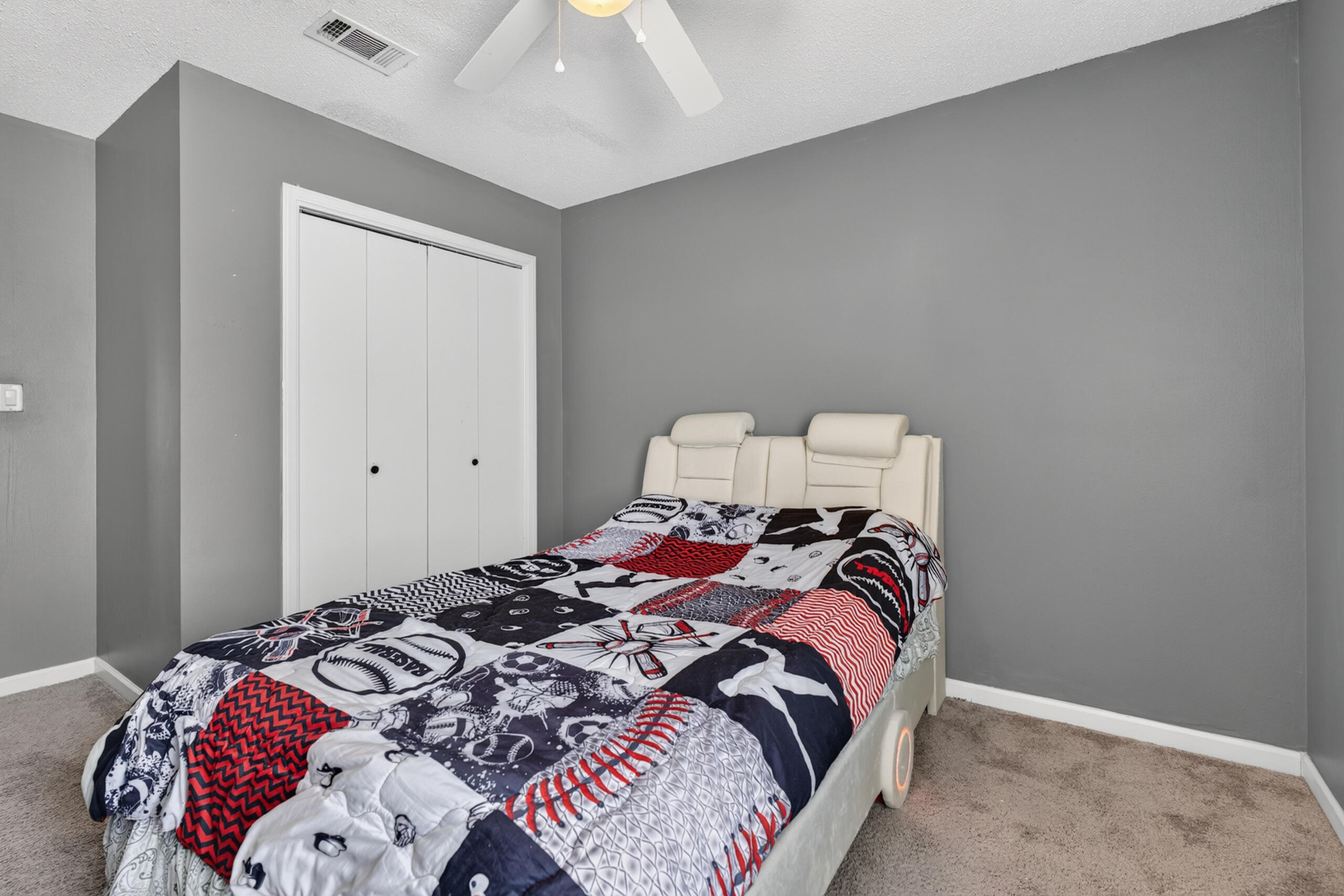 7 Forest Breeze Court