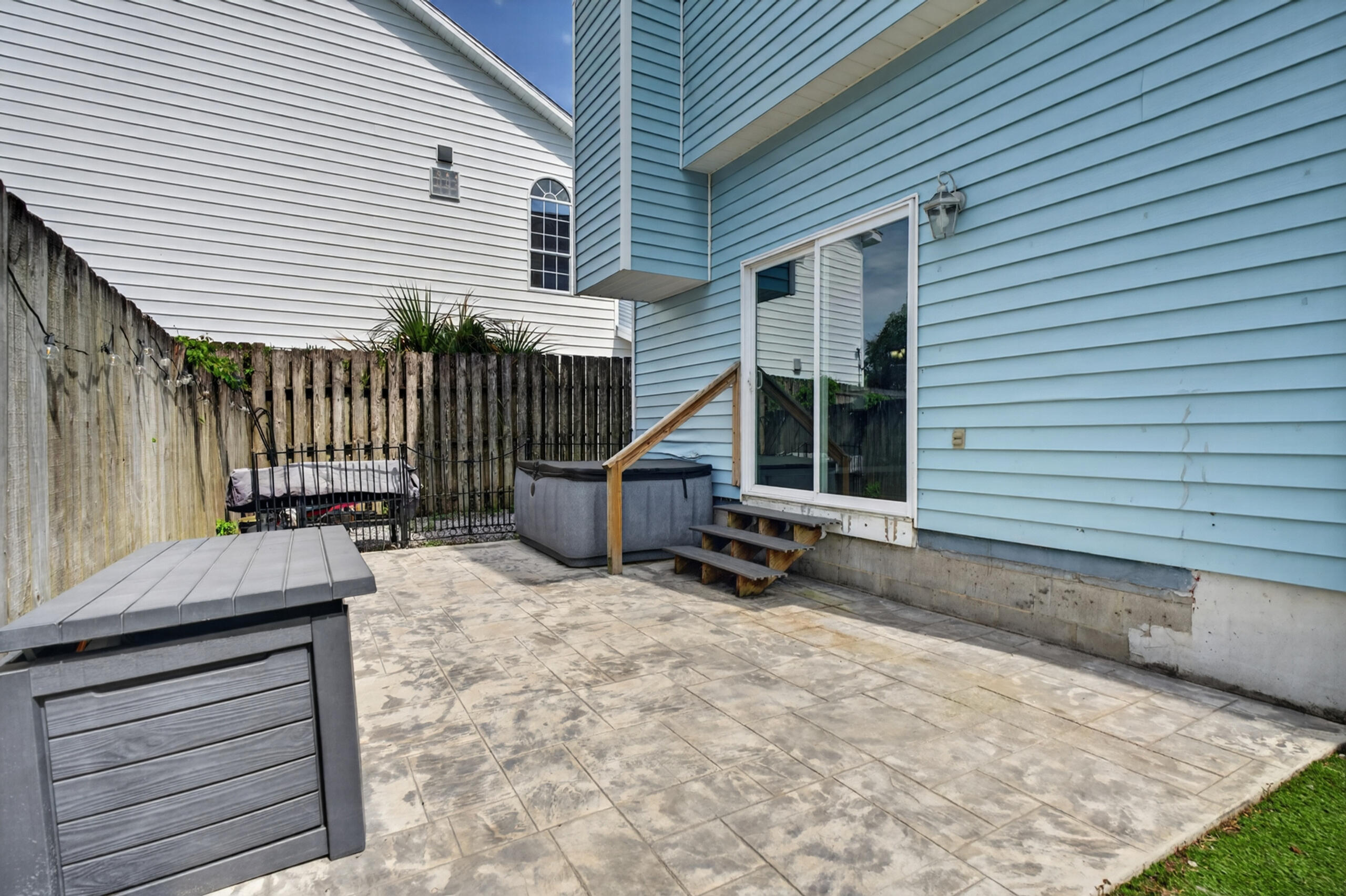 7 Forest Breeze Court