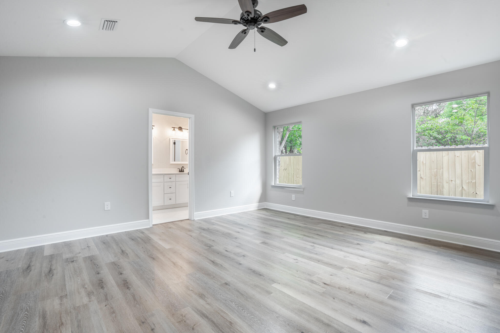 19 NW Highland Drive