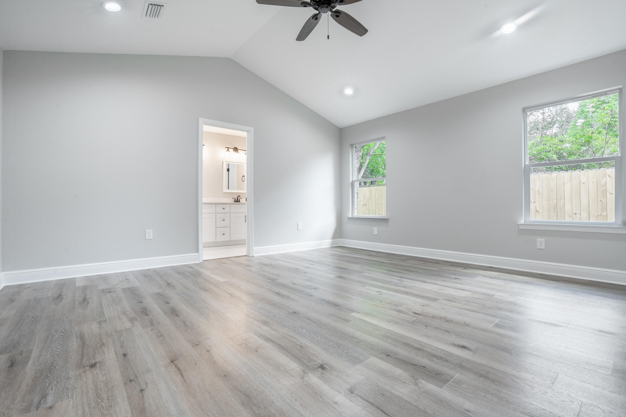 19 NW Highland Drive