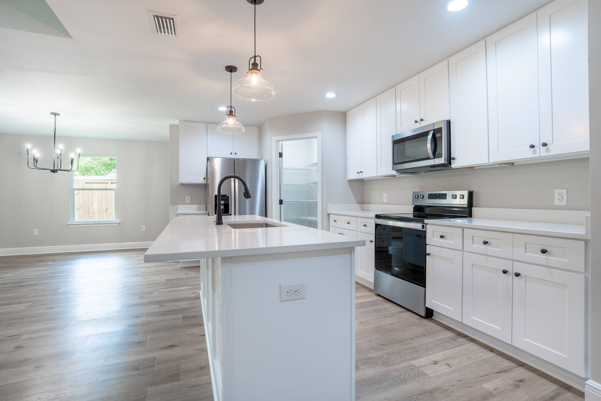 19 NW Highland Drive