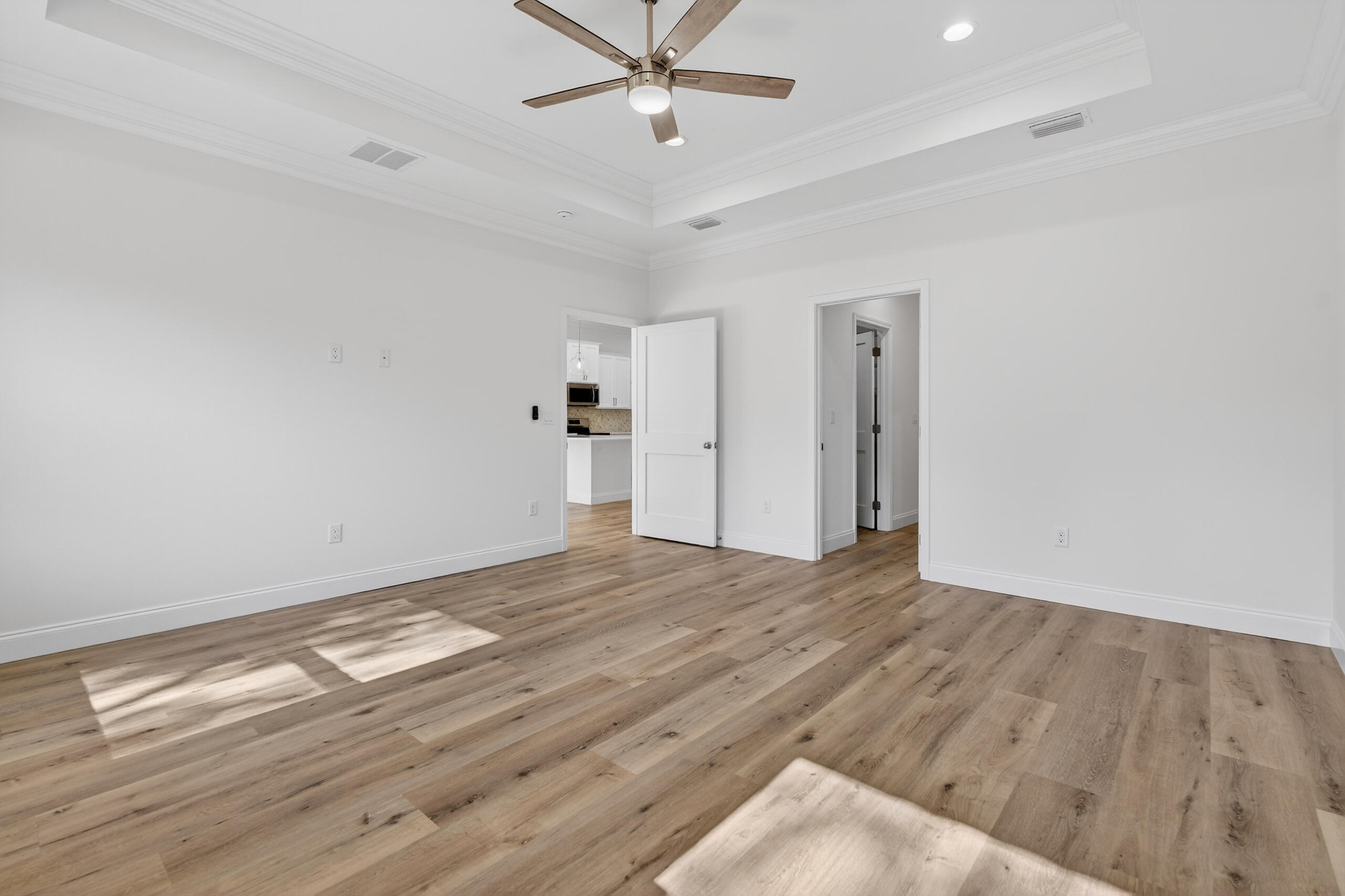 228 NE Greenbrier Circle