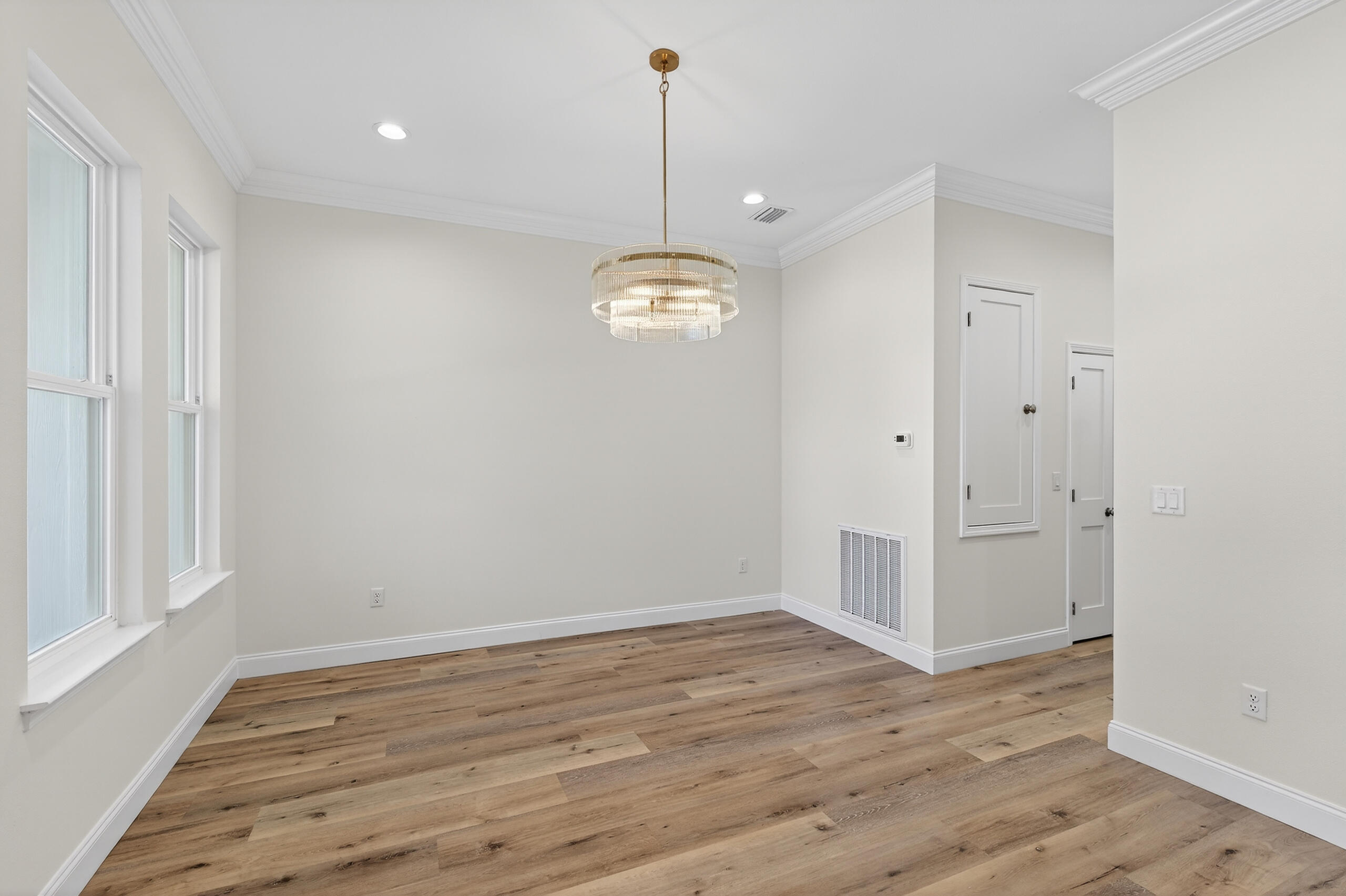 228 NE Greenbrier Circle