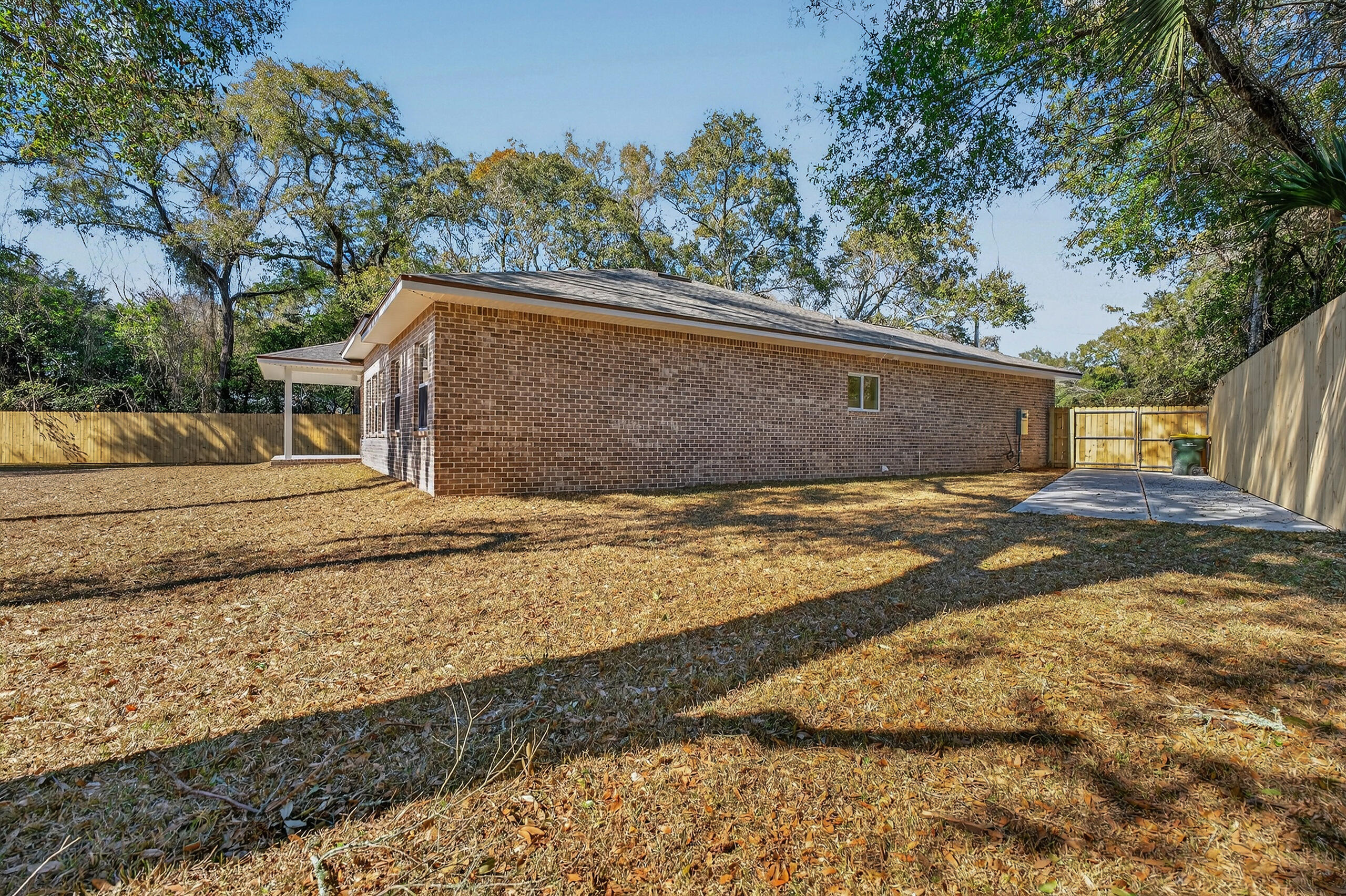 228 NE Greenbrier Circle