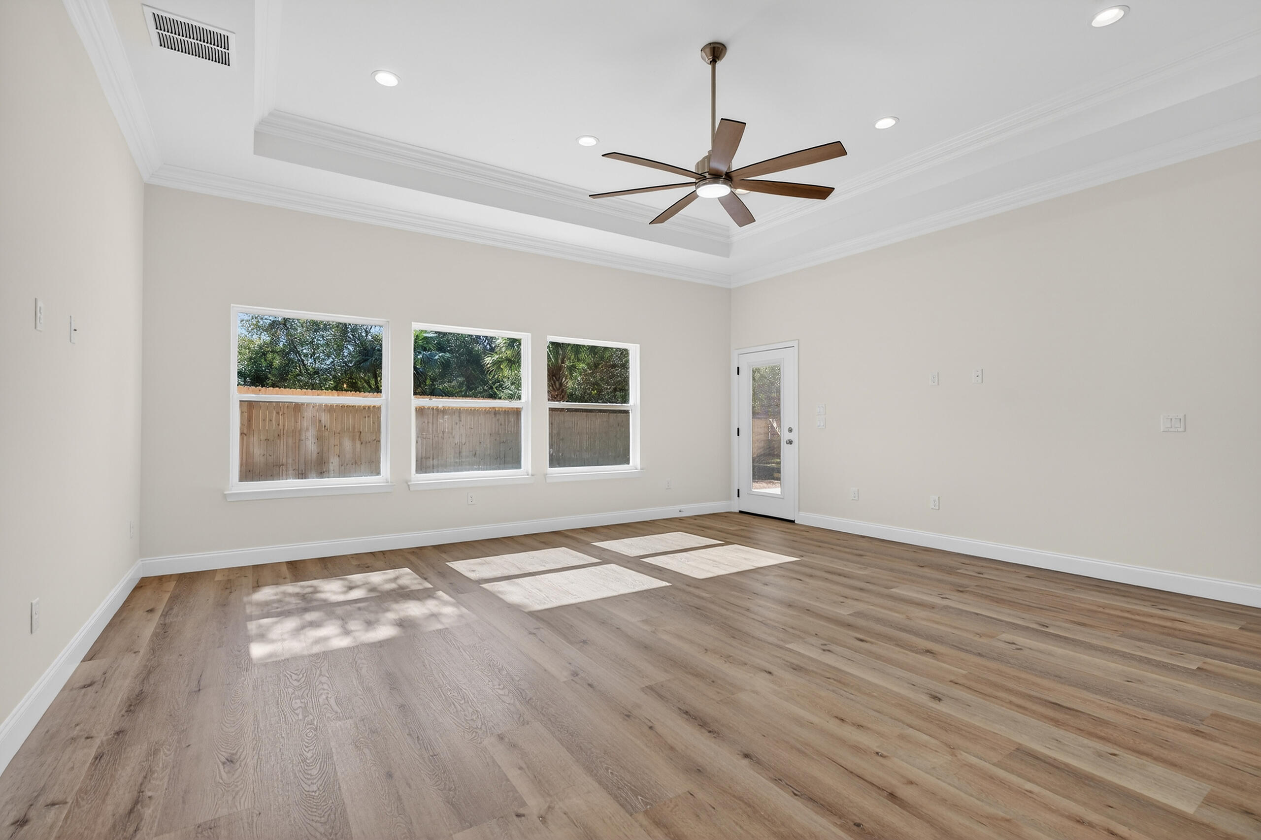 228 NE Greenbrier Circle