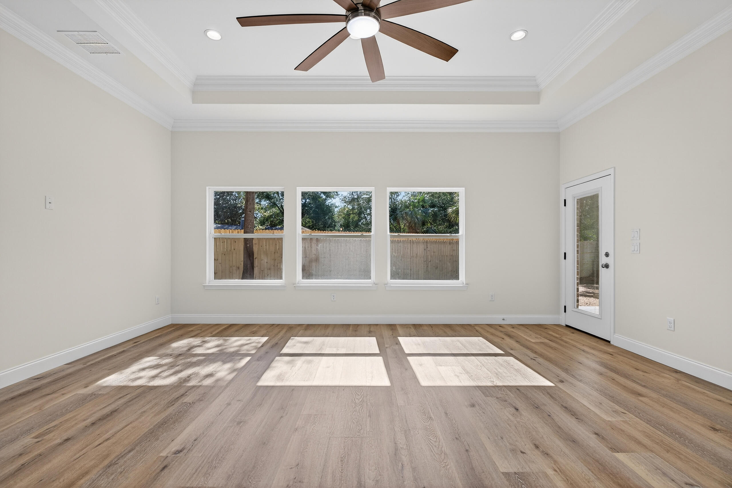 228 NE Greenbrier Circle