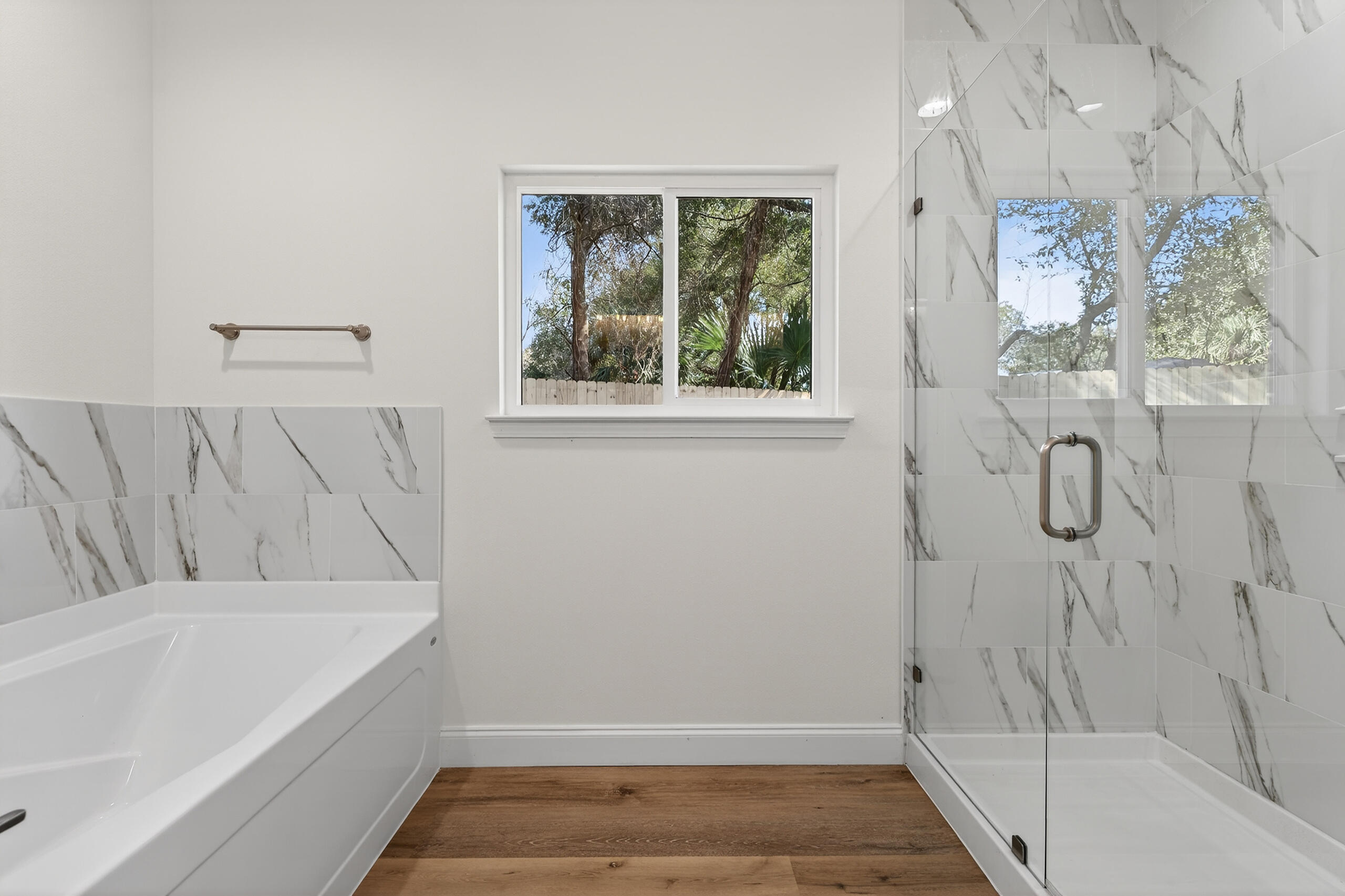 228 NE Greenbrier Circle