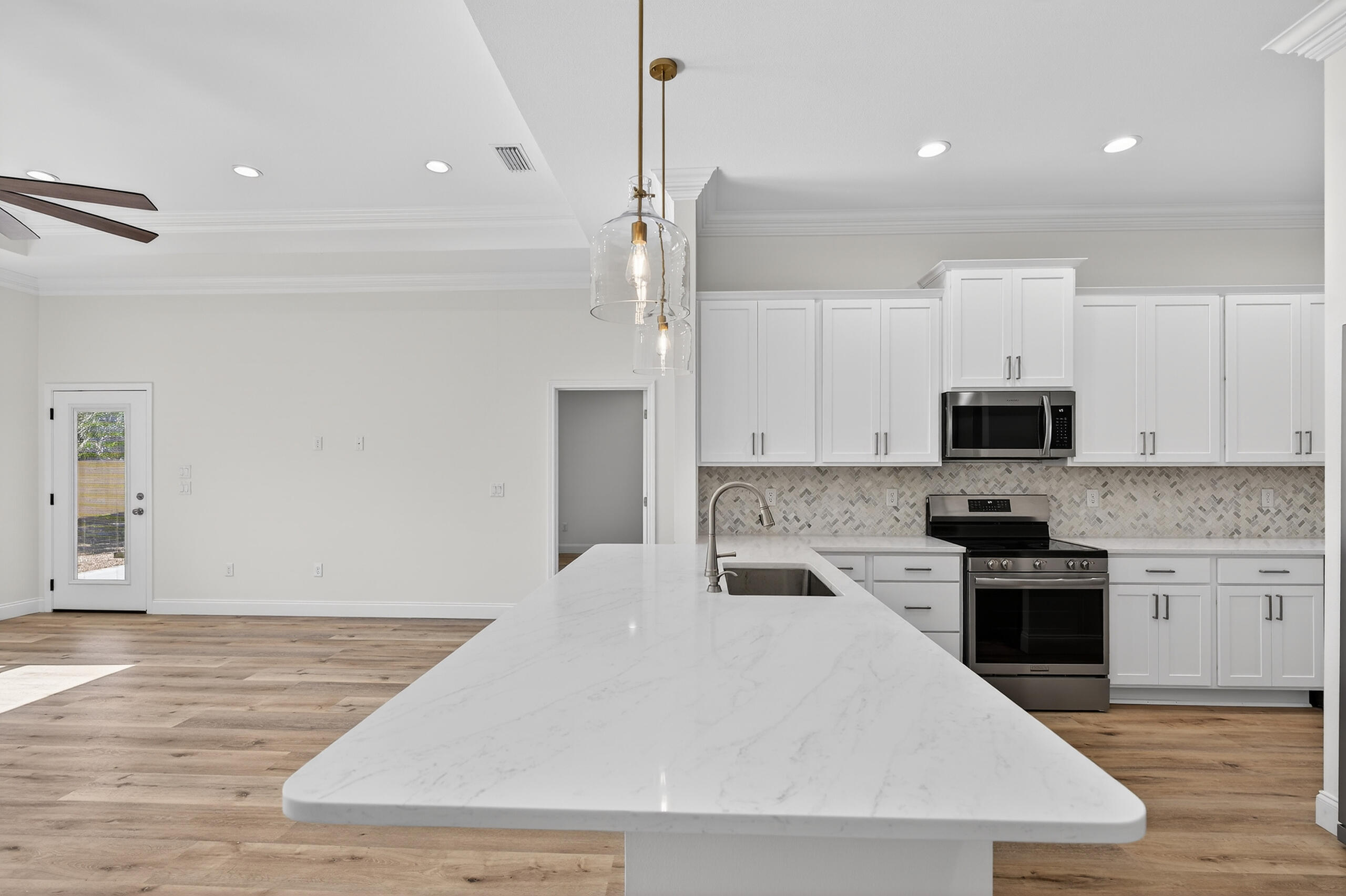 228 NE Greenbrier Circle