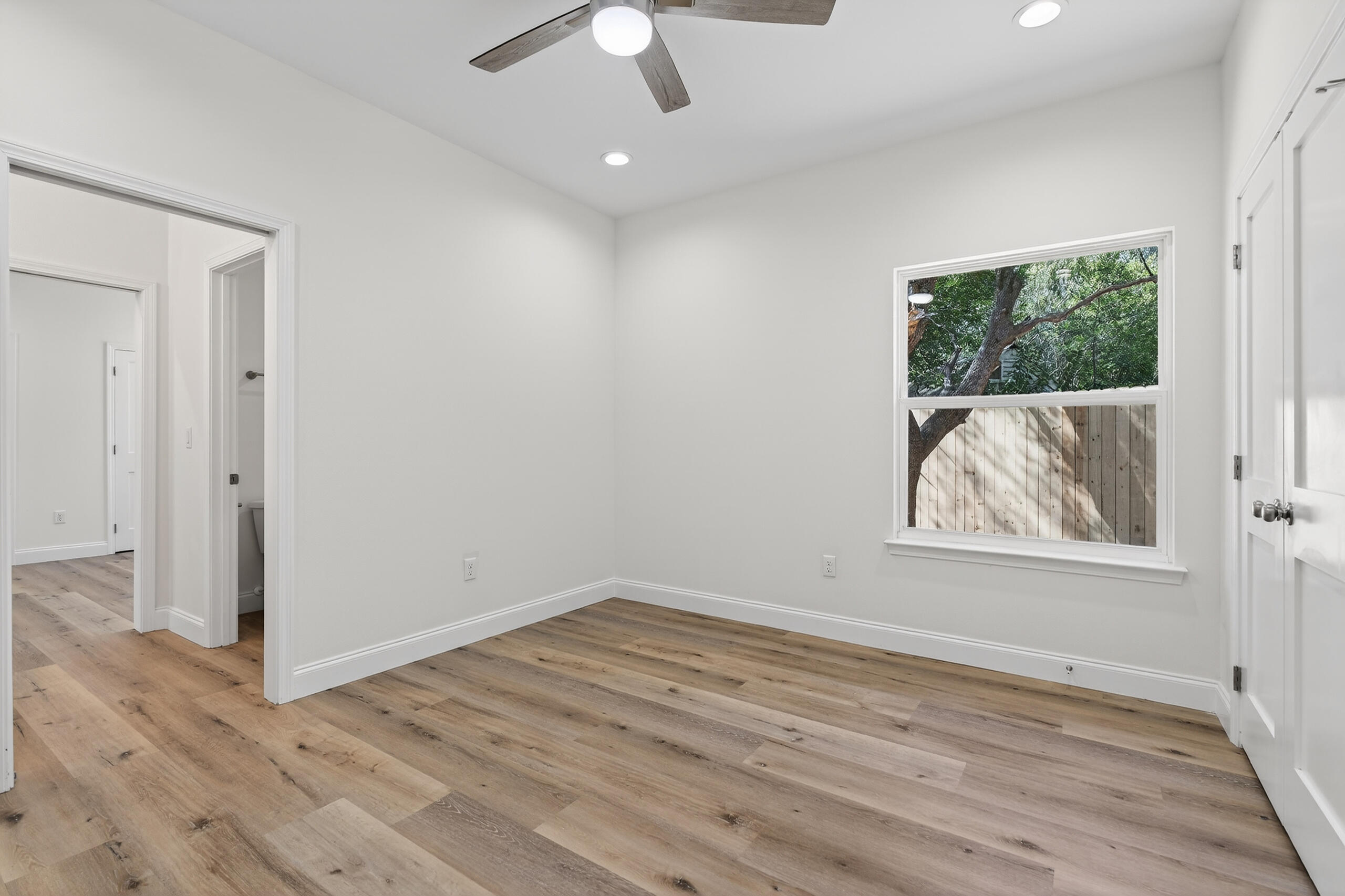 228 NE Greenbrier Circle