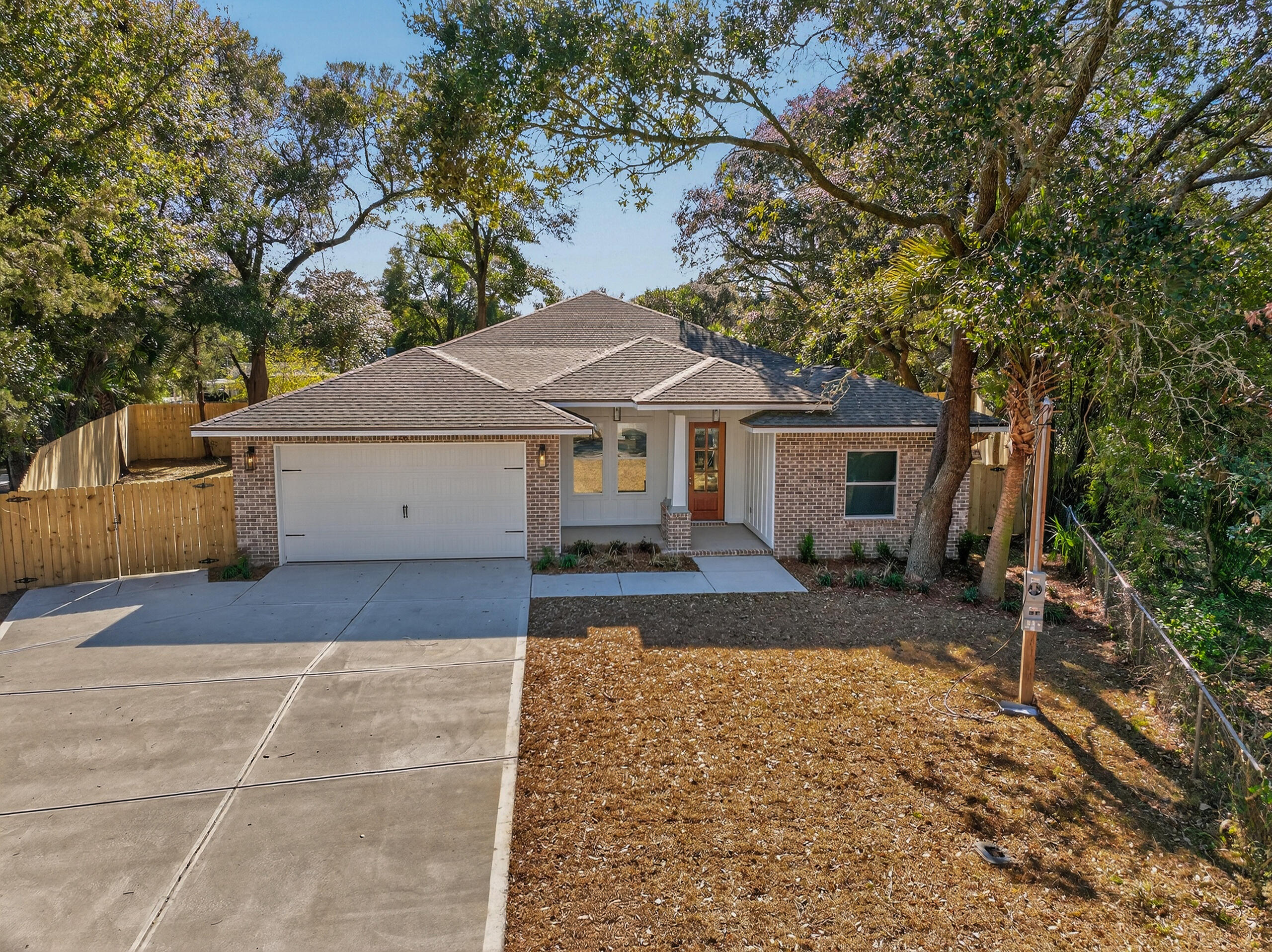 228 NE Greenbrier Circle