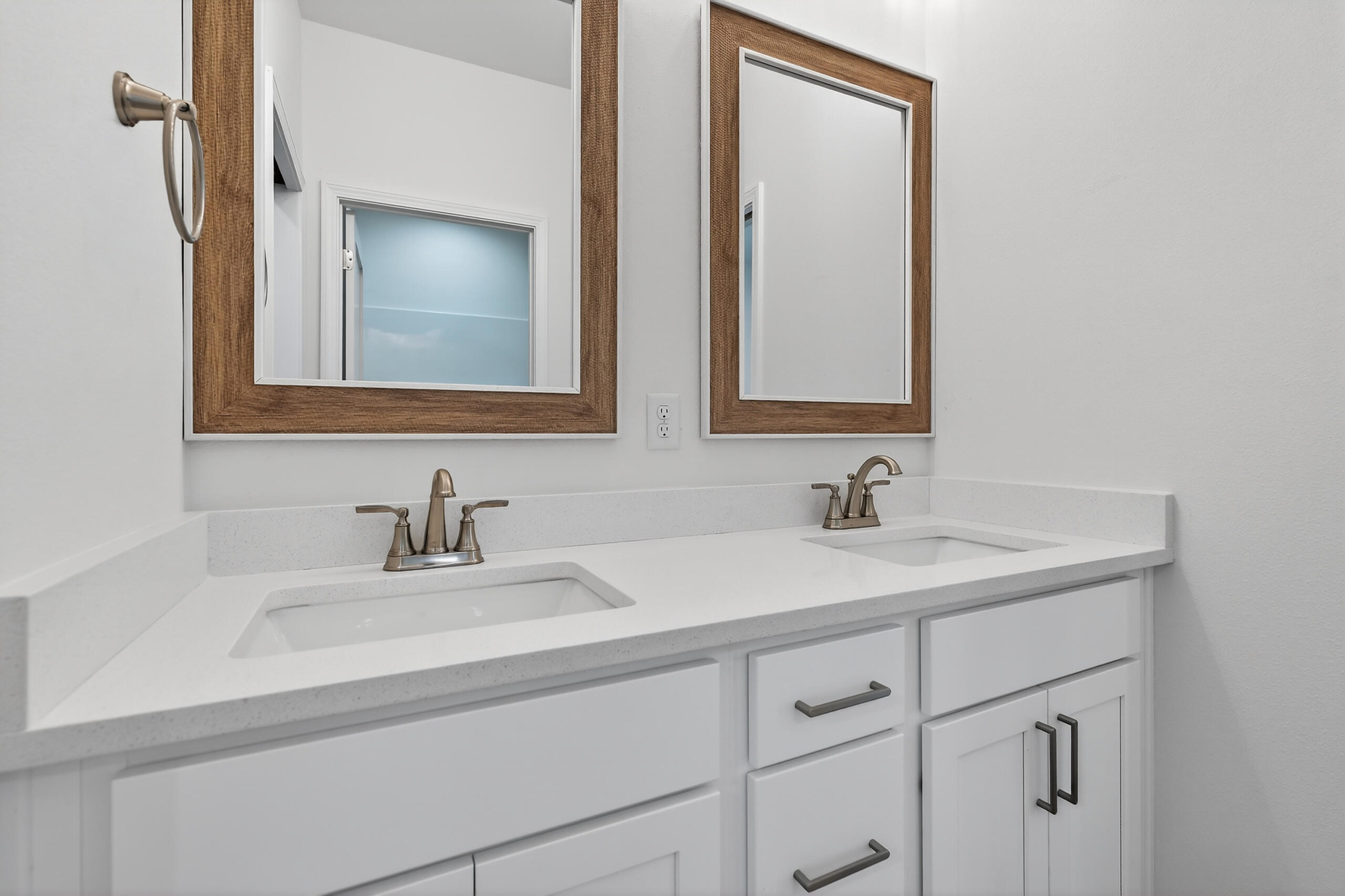 228 NE Greenbrier Circle