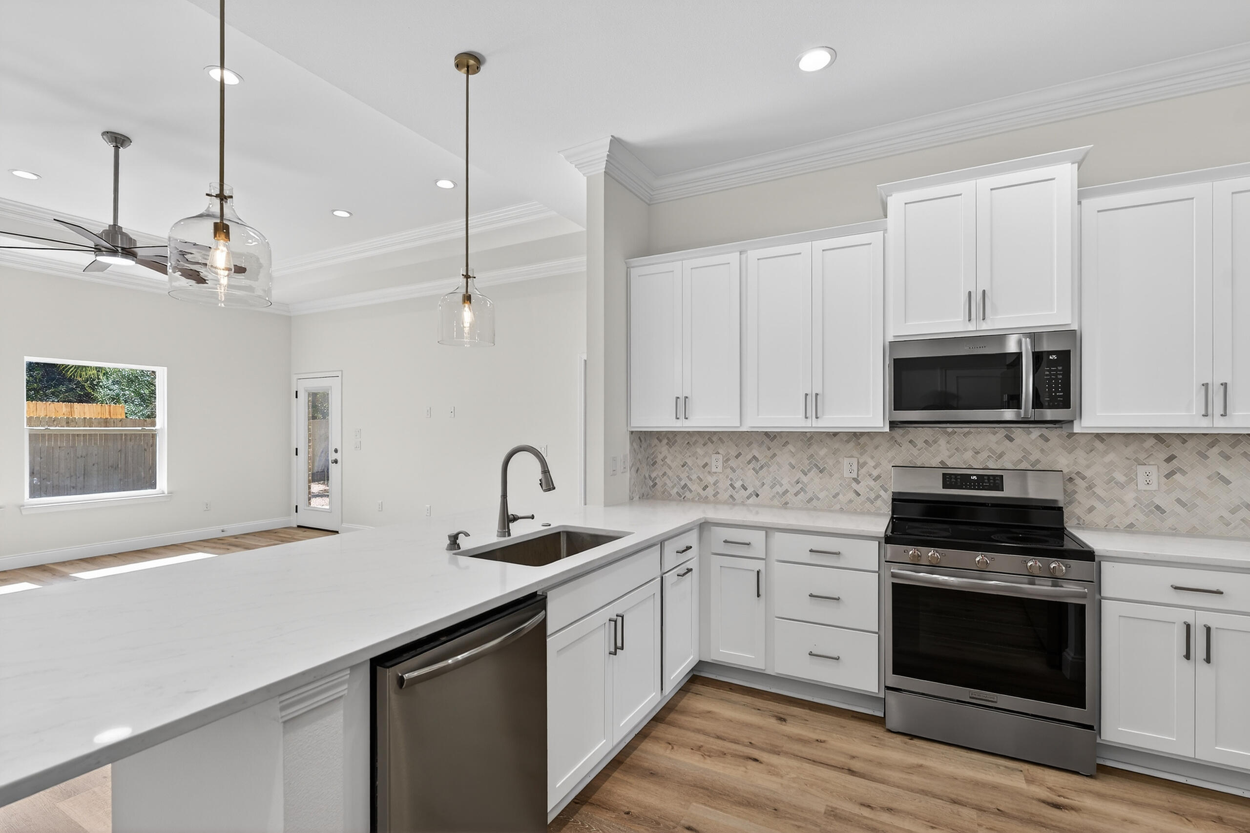 228 NE Greenbrier Circle