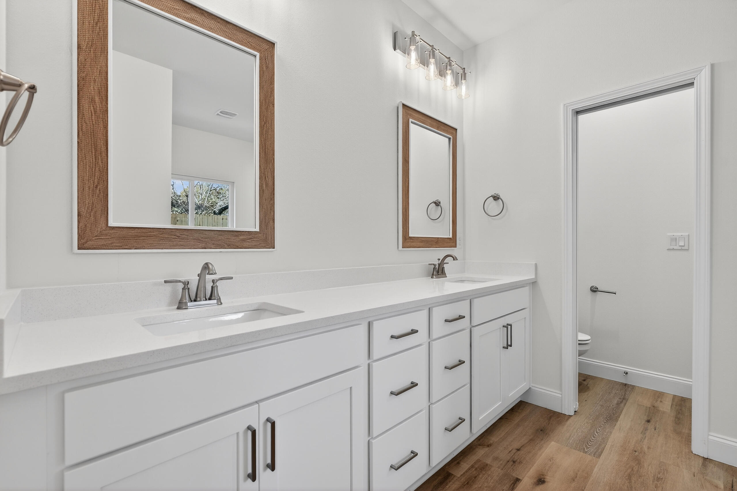 228 NE Greenbrier Circle