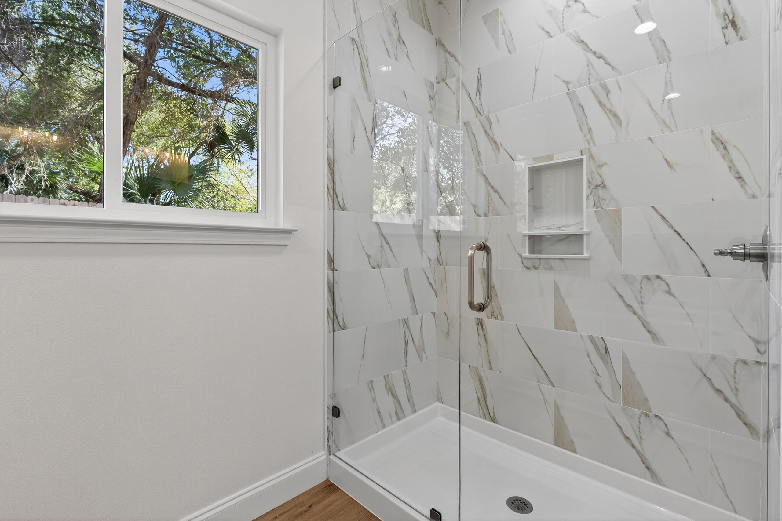 228 NE Greenbrier Circle