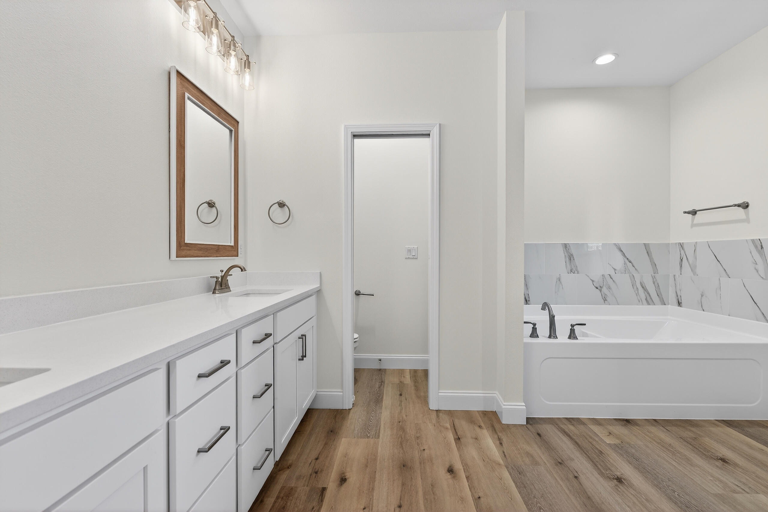 228 NE Greenbrier Circle