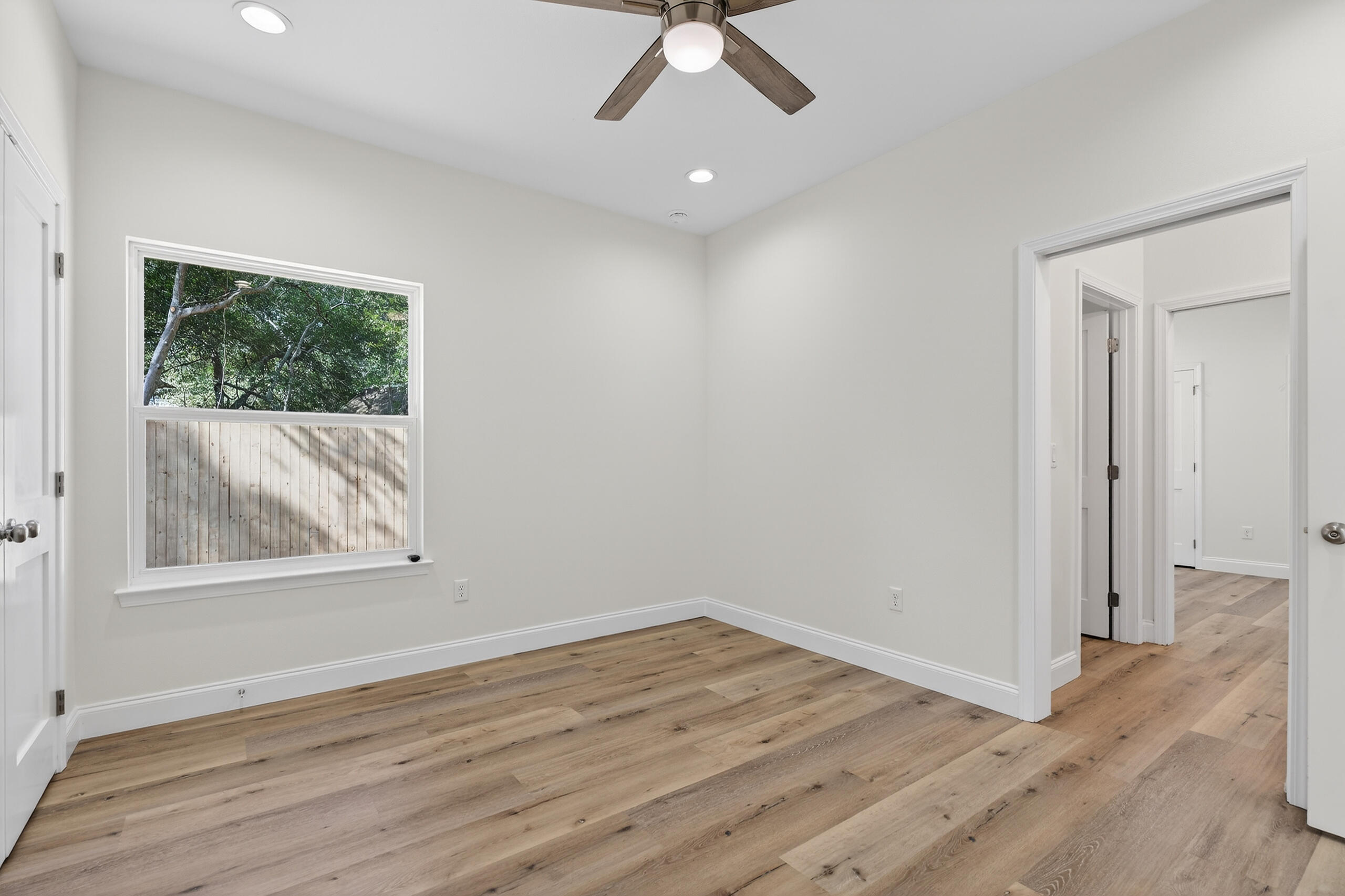 228 NE Greenbrier Circle