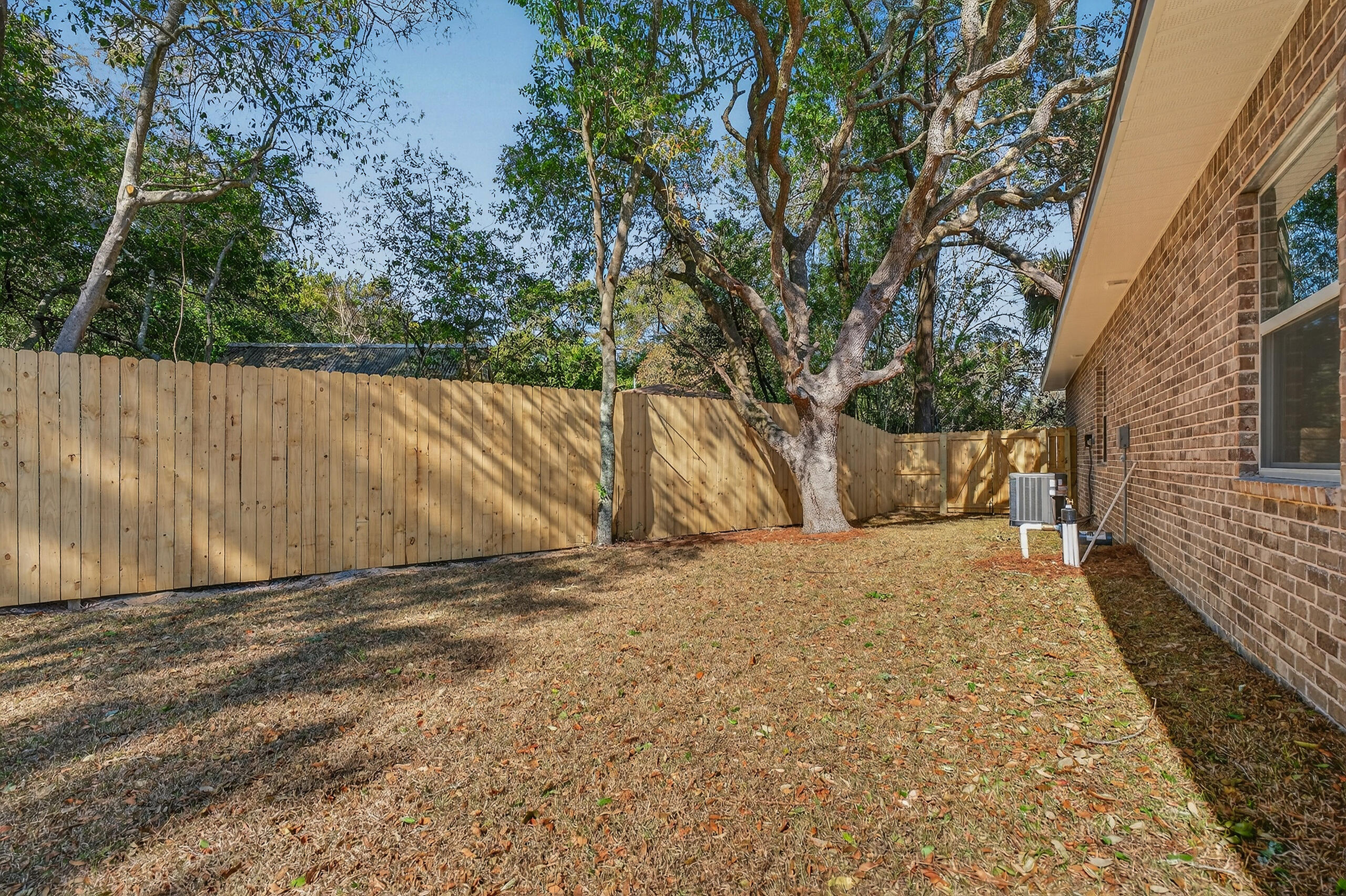 228 NE Greenbrier Circle