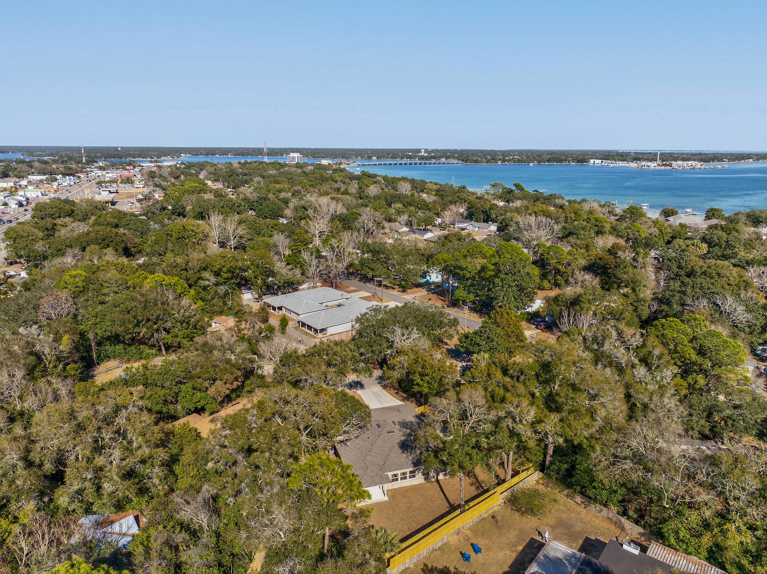 228 NE Greenbrier Circle