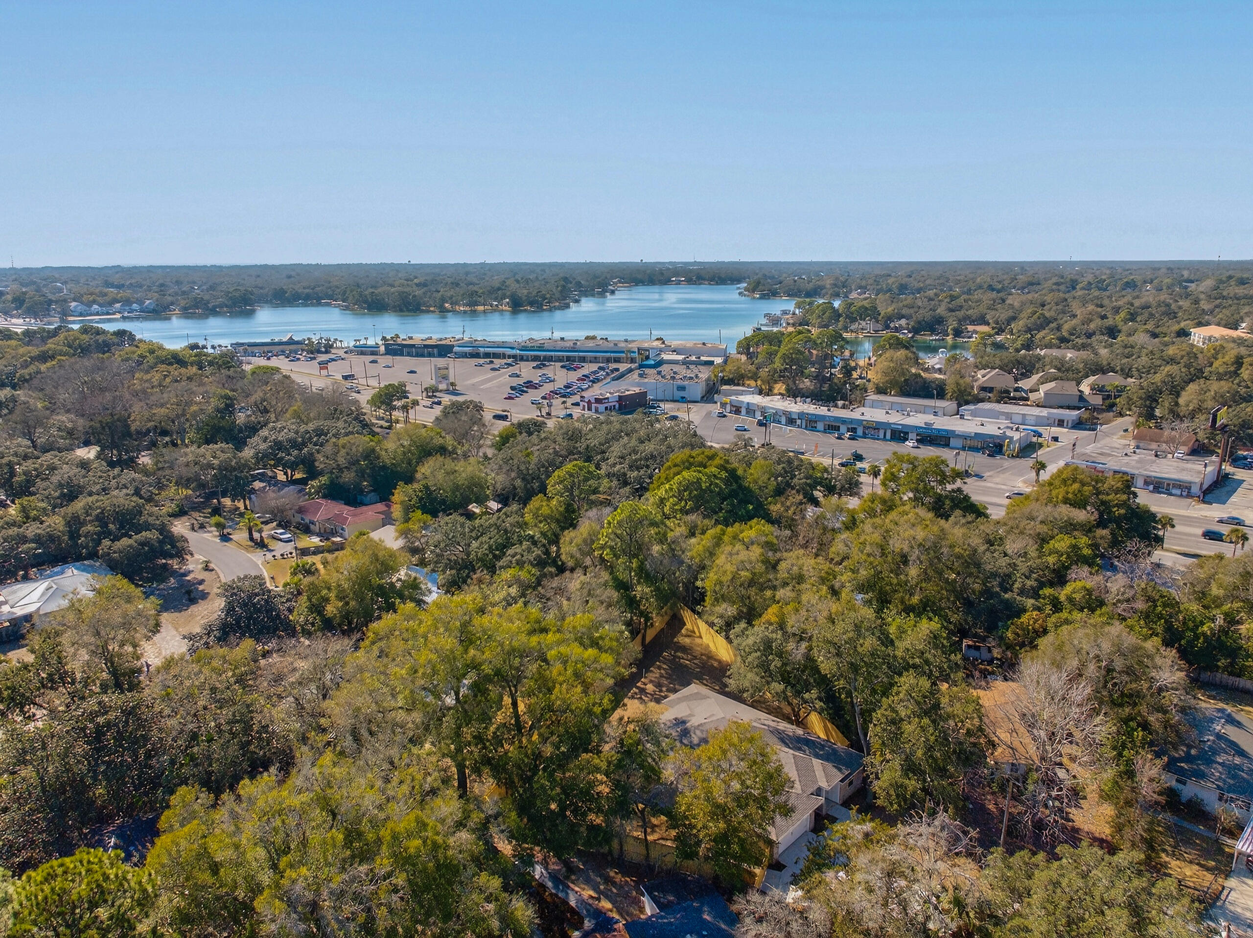 228 NE Greenbrier Circle