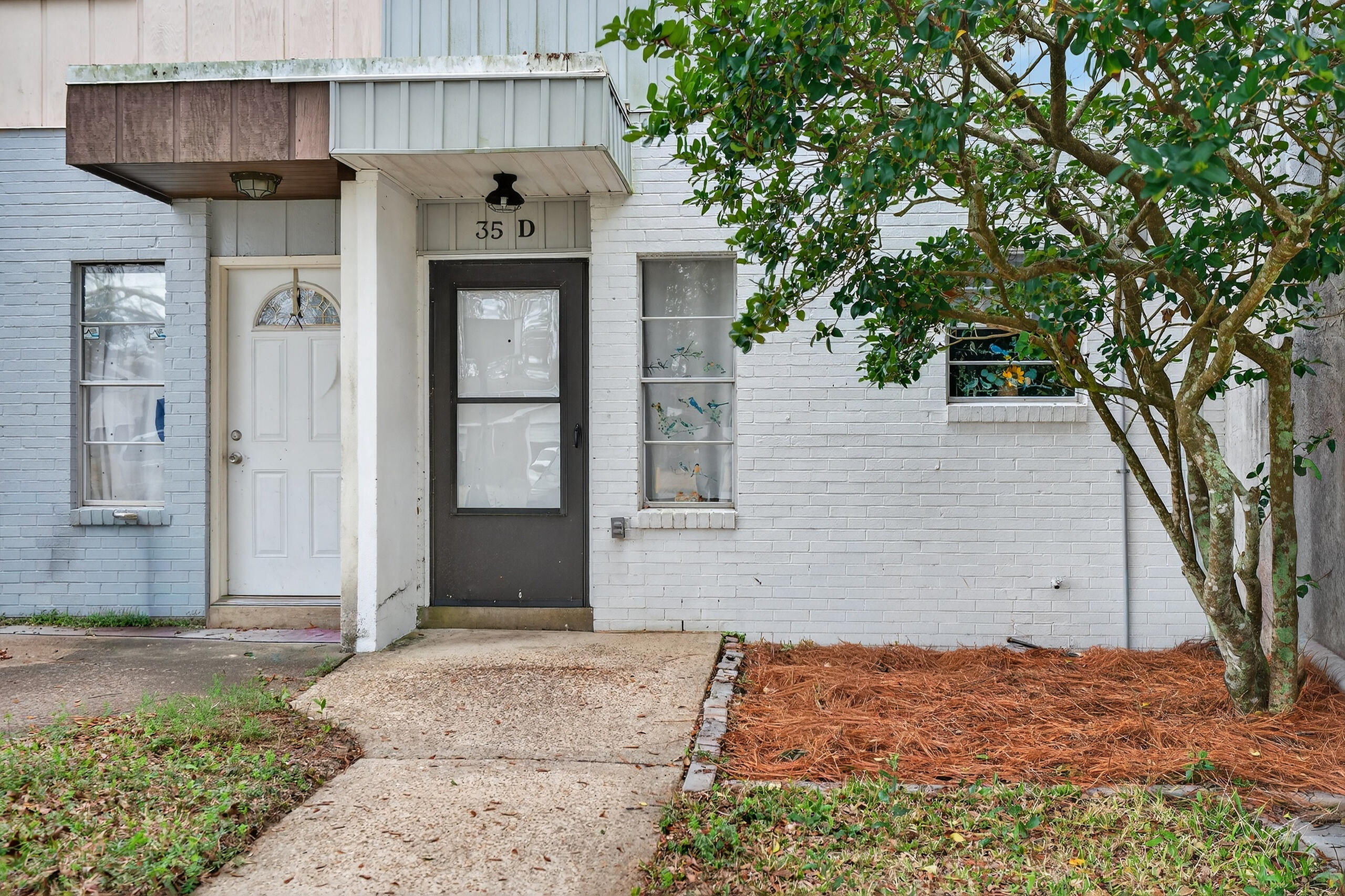 35 10th Street D