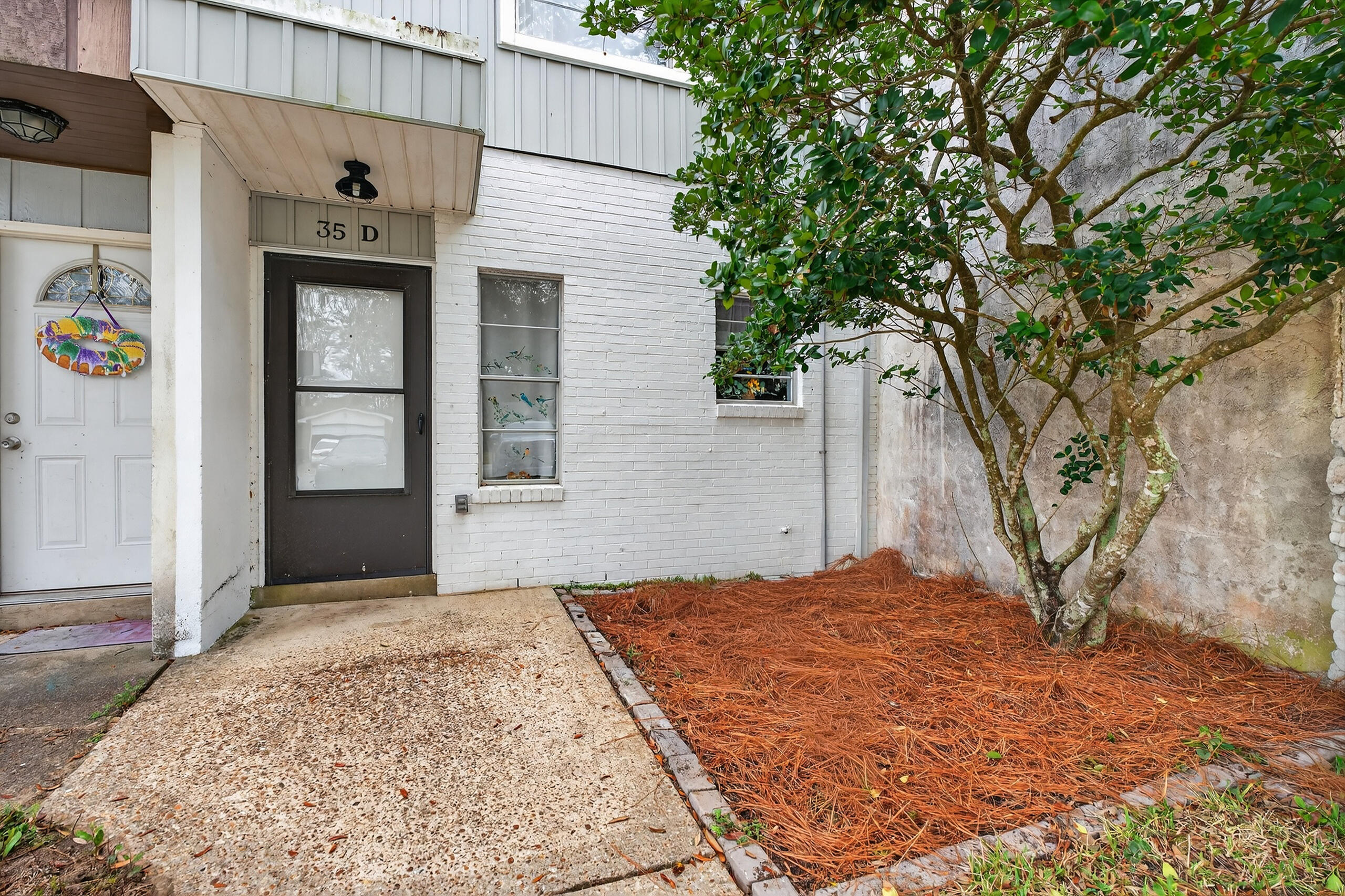 35 10th Street D