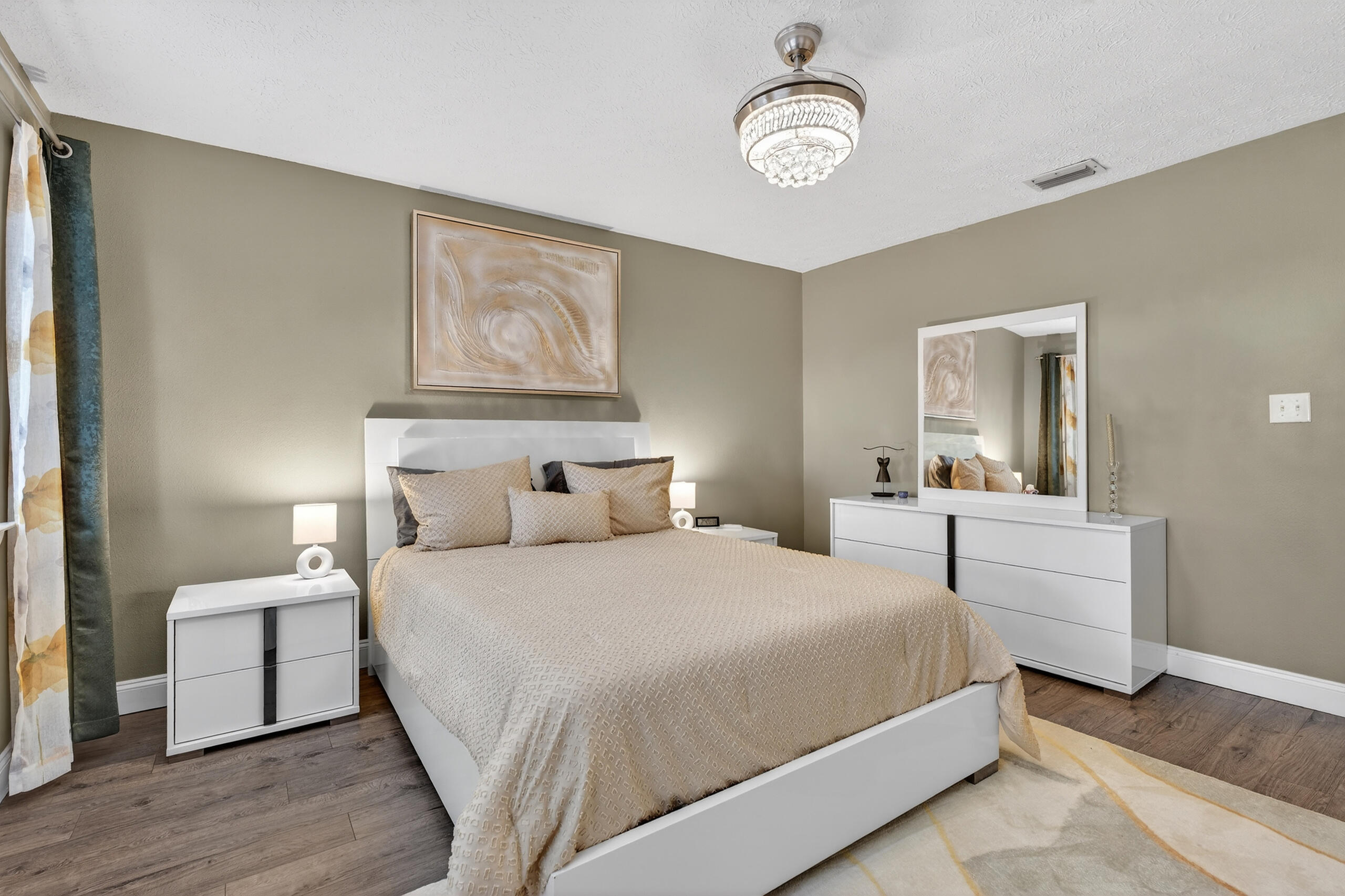 35 10th Street D
