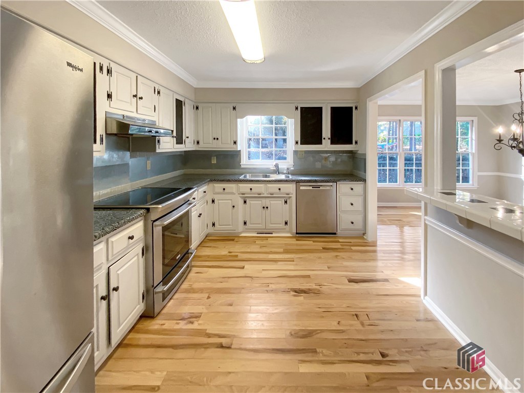 1240 Ferncreek Drive