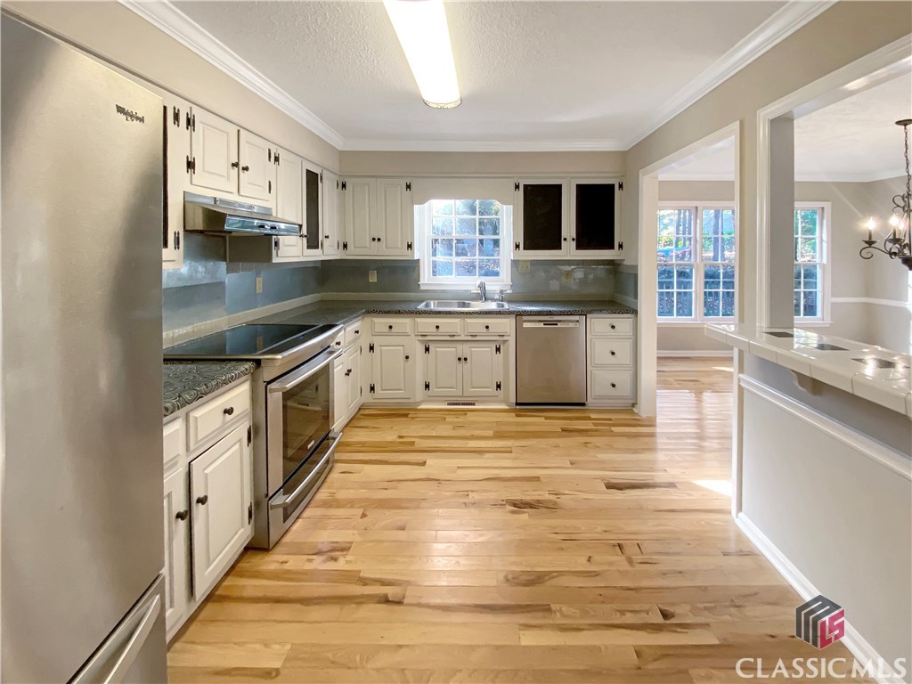 1240 Ferncreek Drive