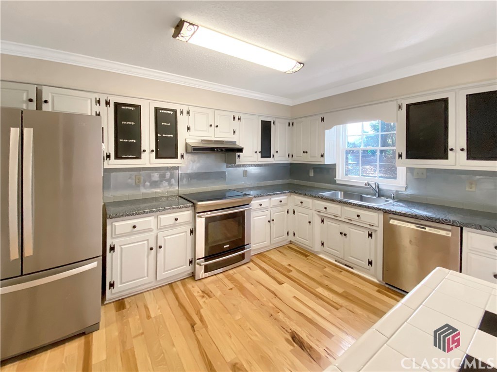 1240 Ferncreek Drive
