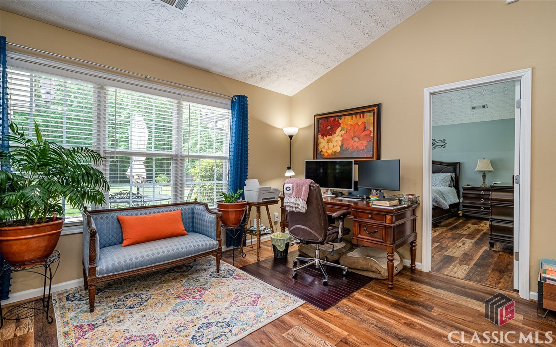 185 St Mark Place