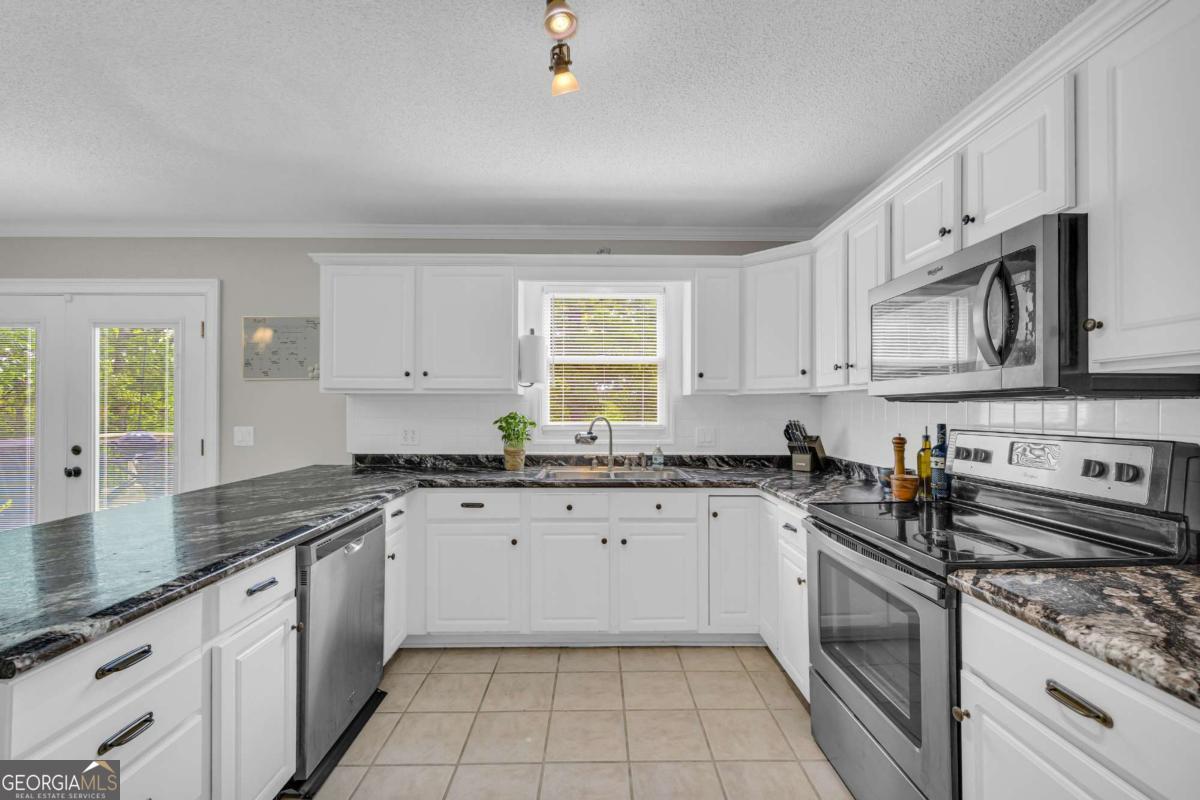 1040 Skipstone Point