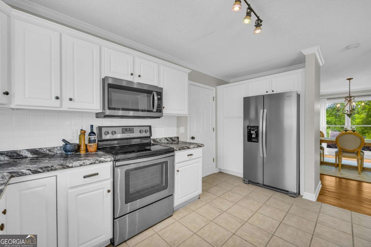 1040 Skipstone Point