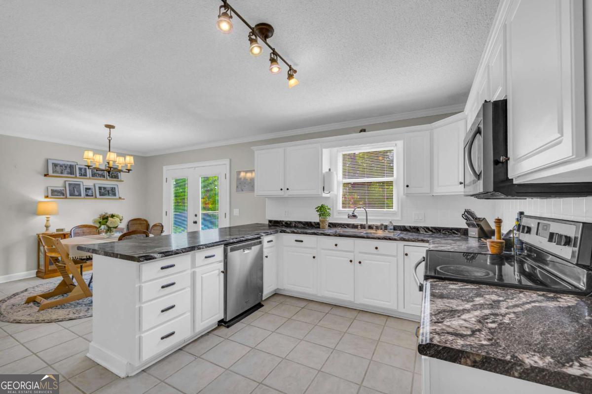 1040 Skipstone Point