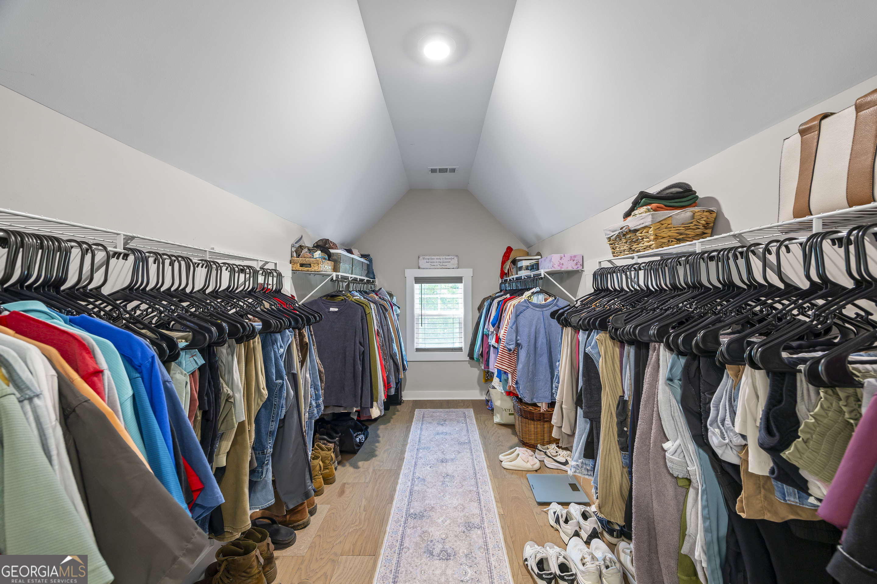 211 Blackthorn Road