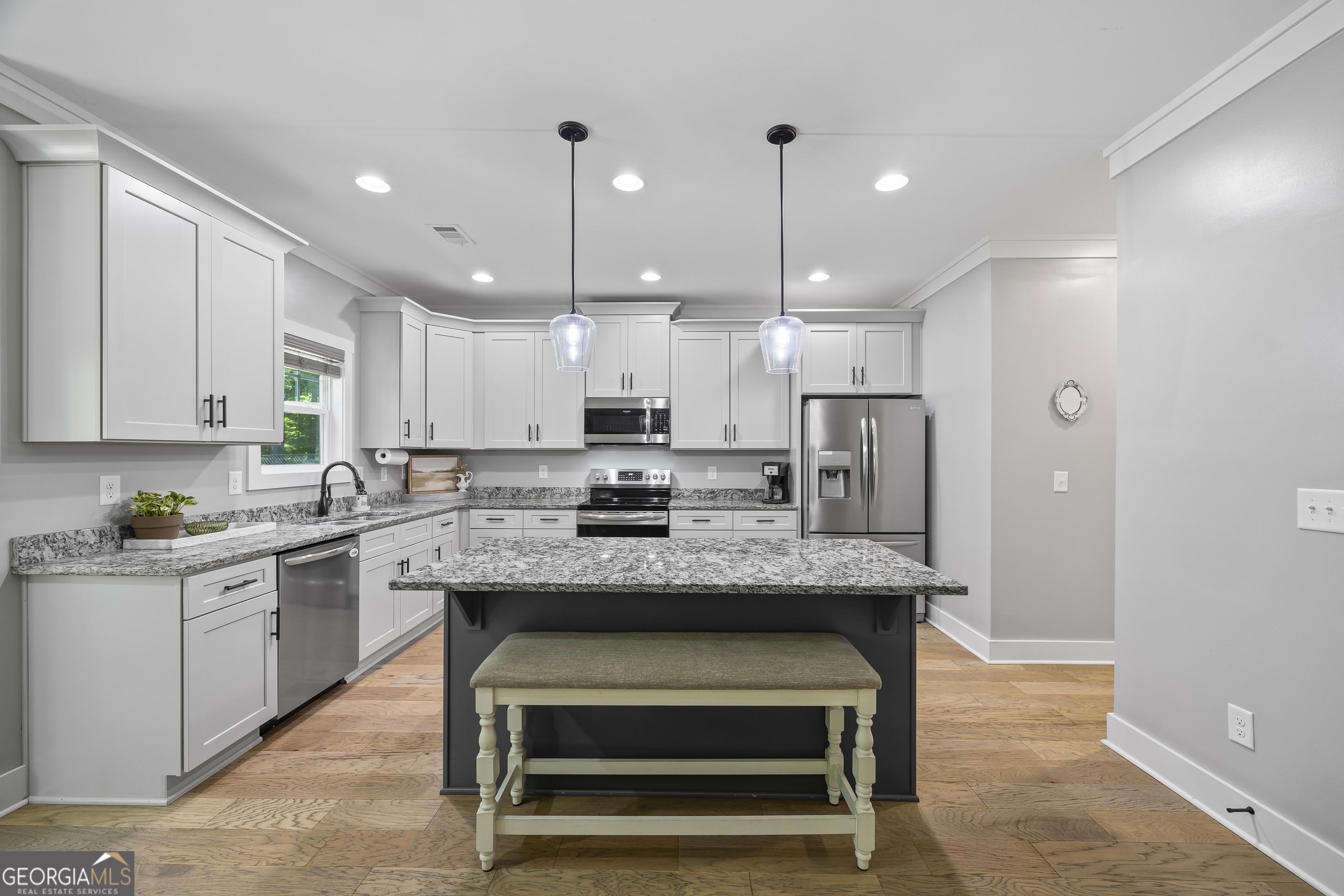 211 Blackthorn Road
