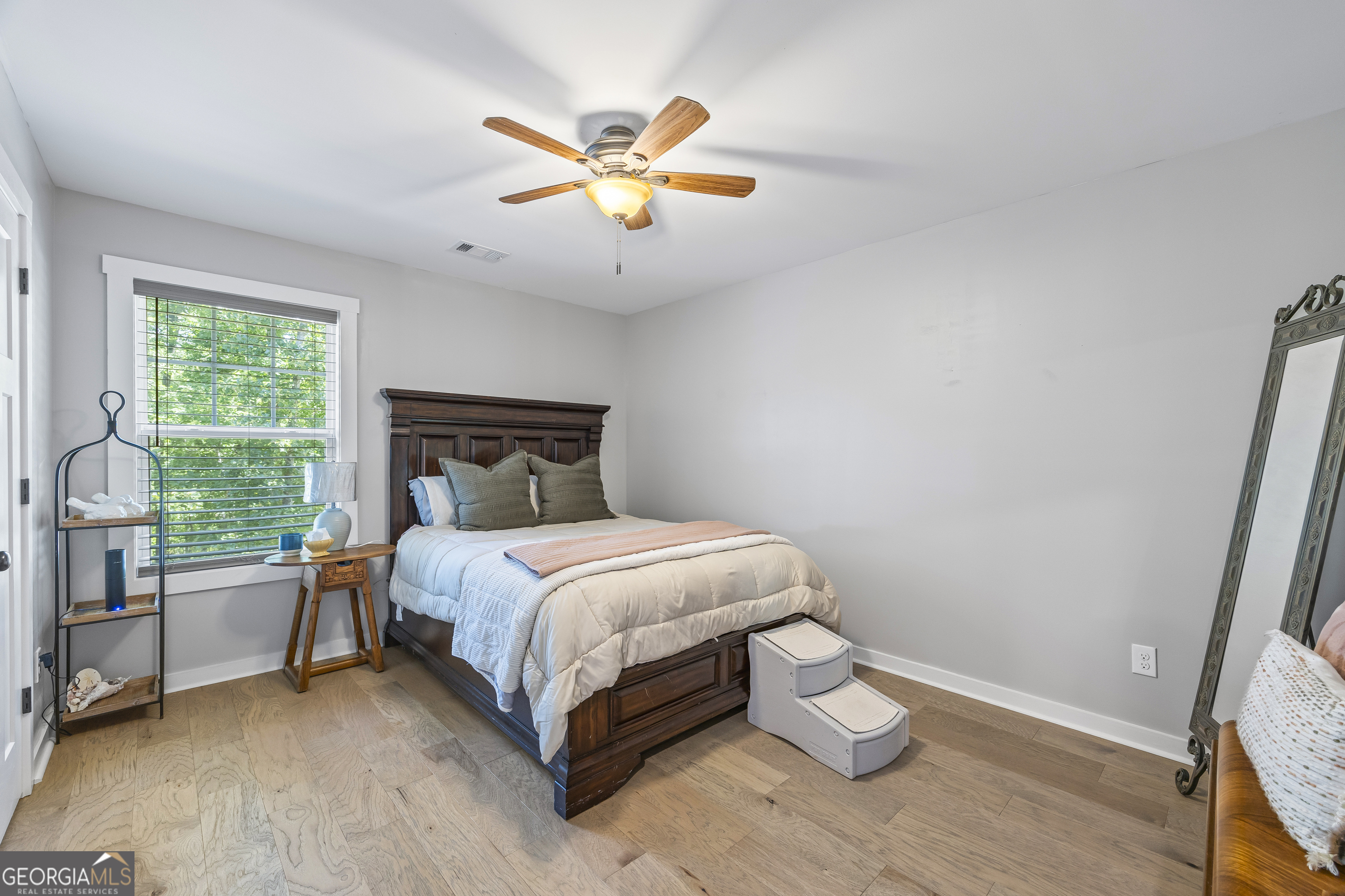 211 Blackthorn Road