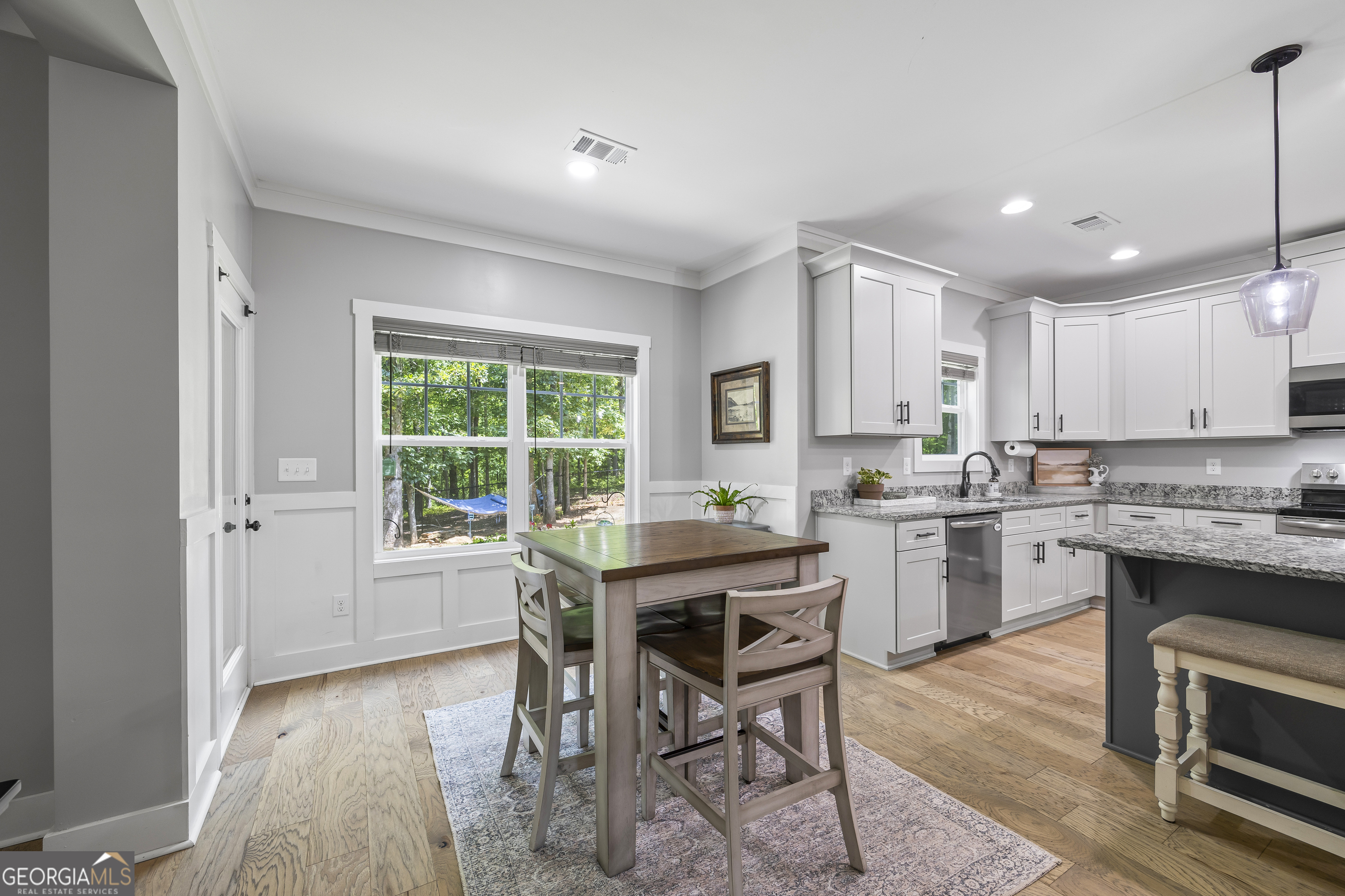 211 Blackthorn Road