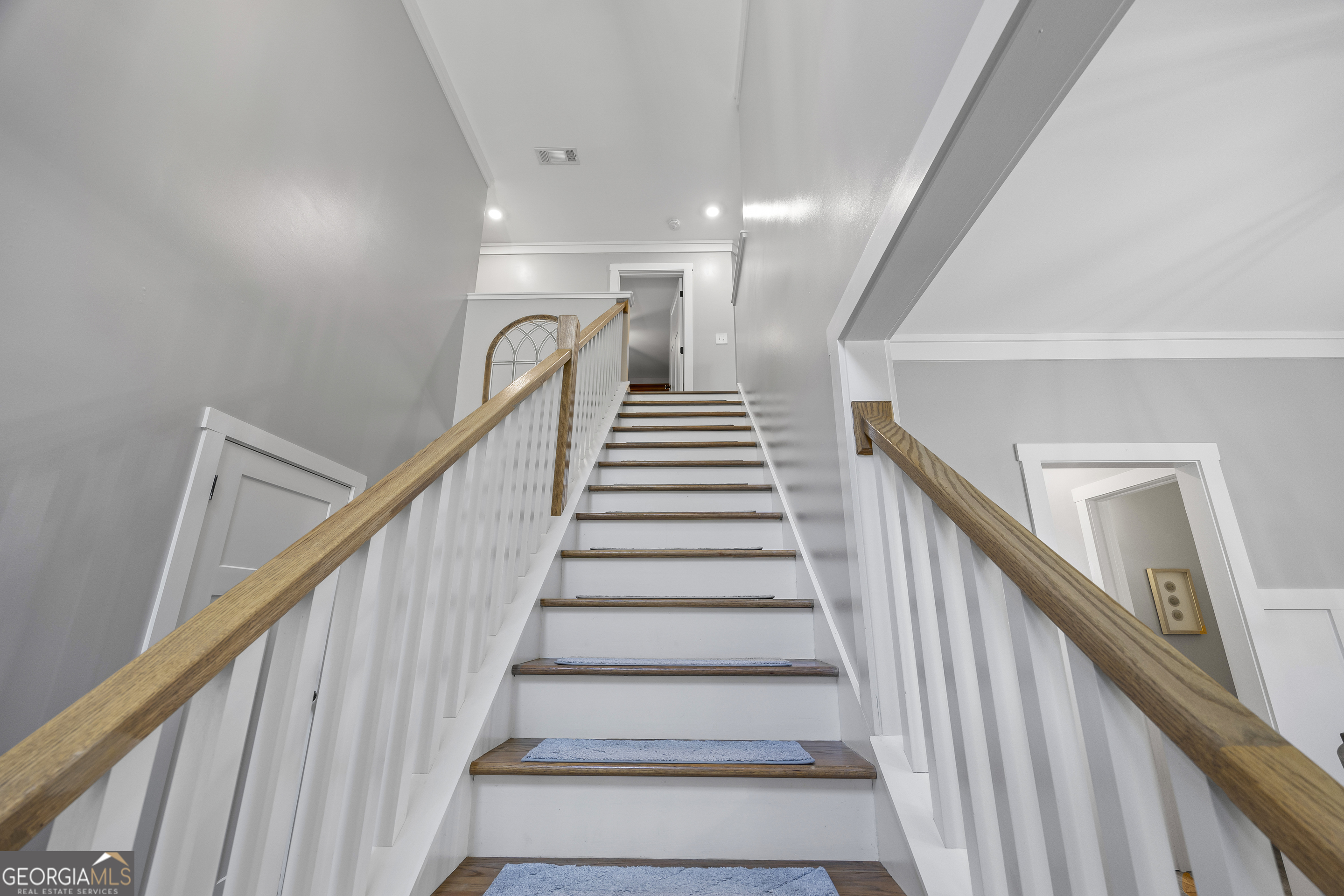 211 Blackthorn Road