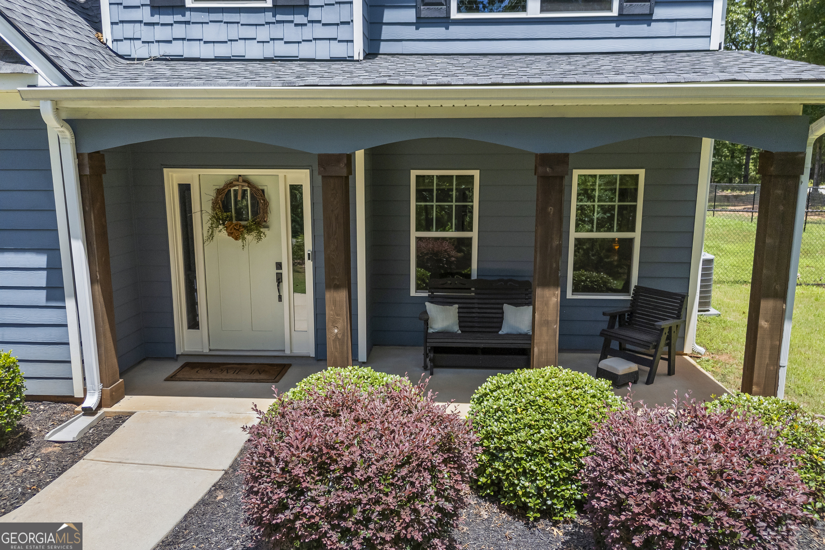 211 Blackthorn Road