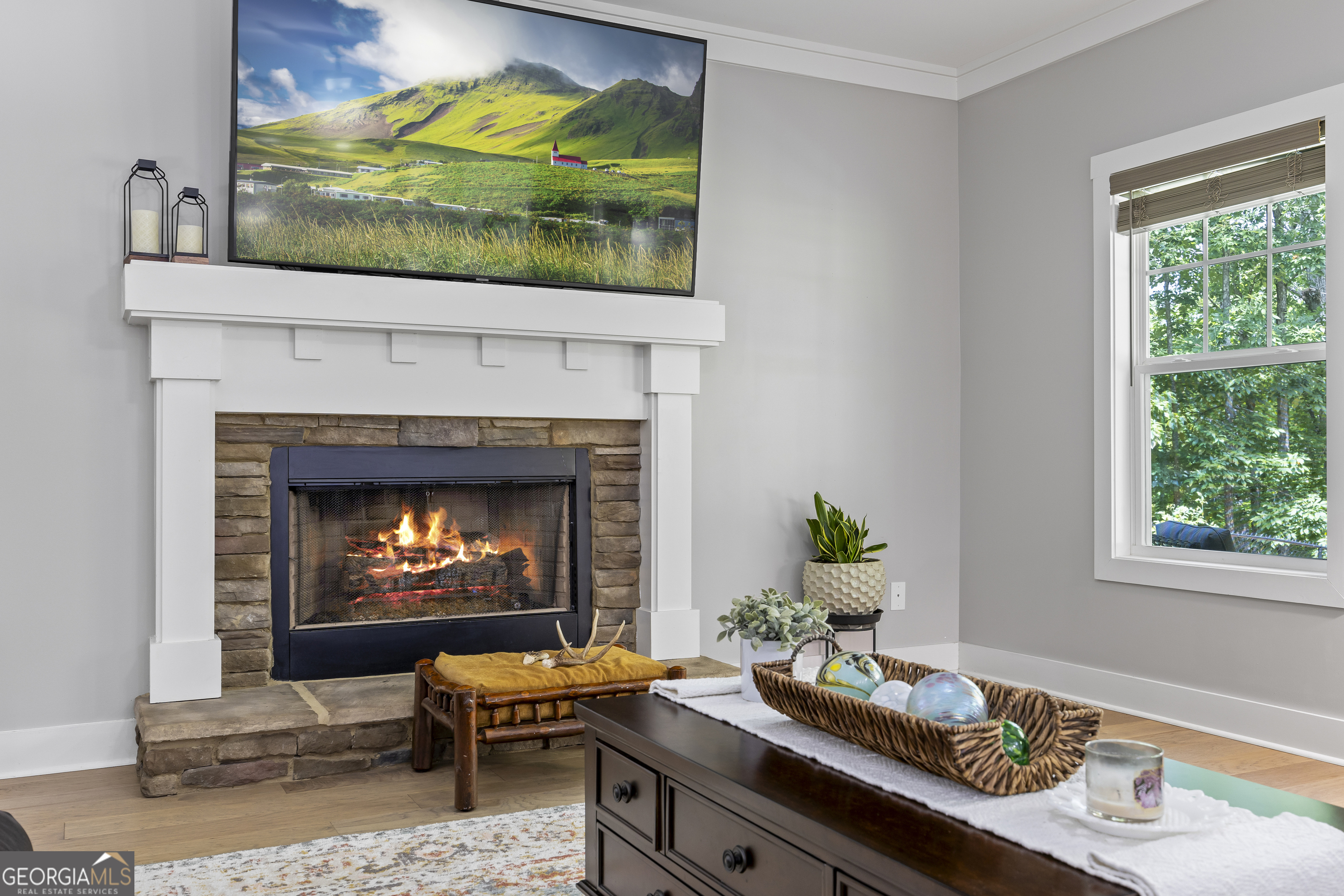 211 Blackthorn Road