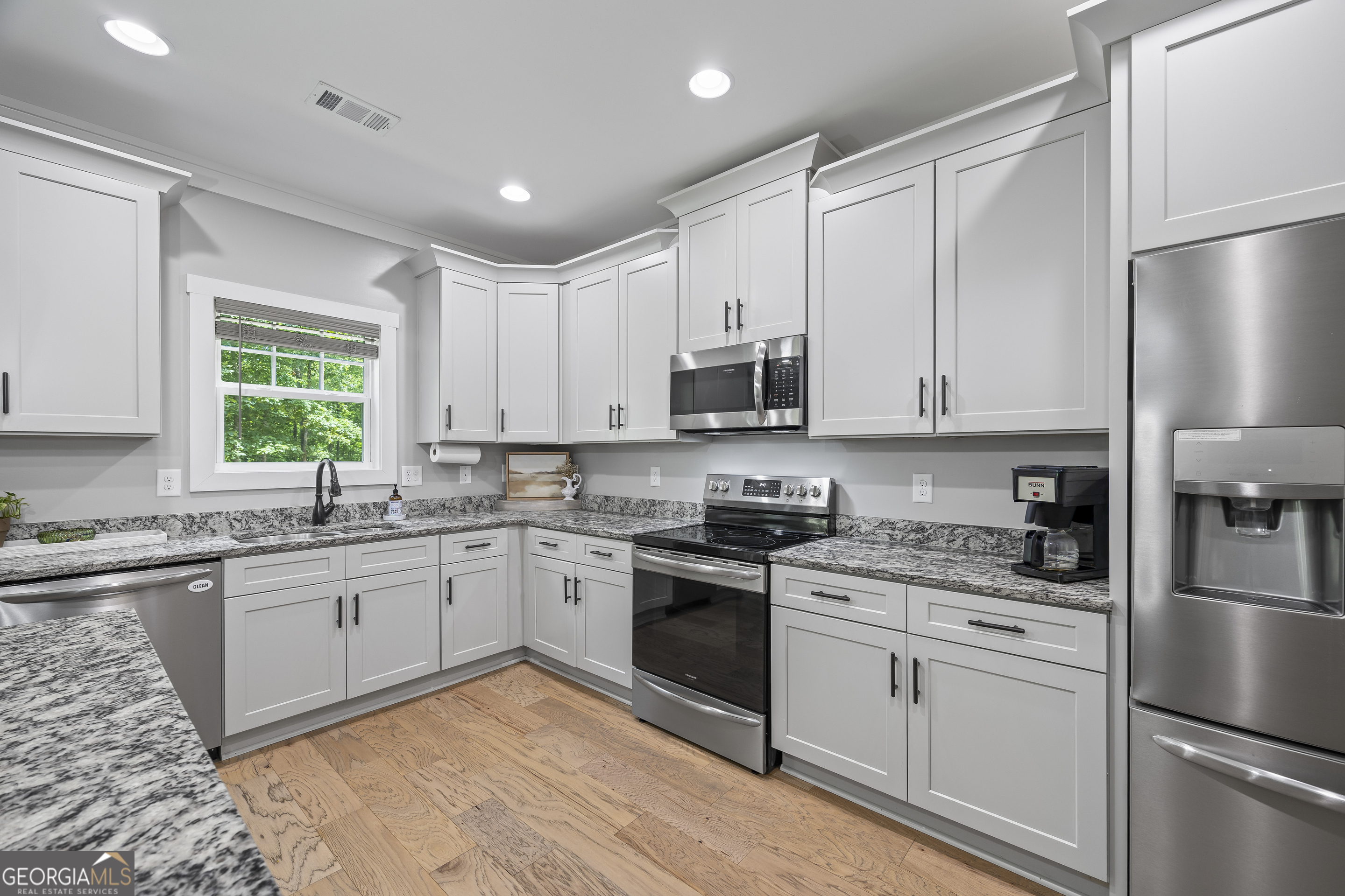 211 Blackthorn Road