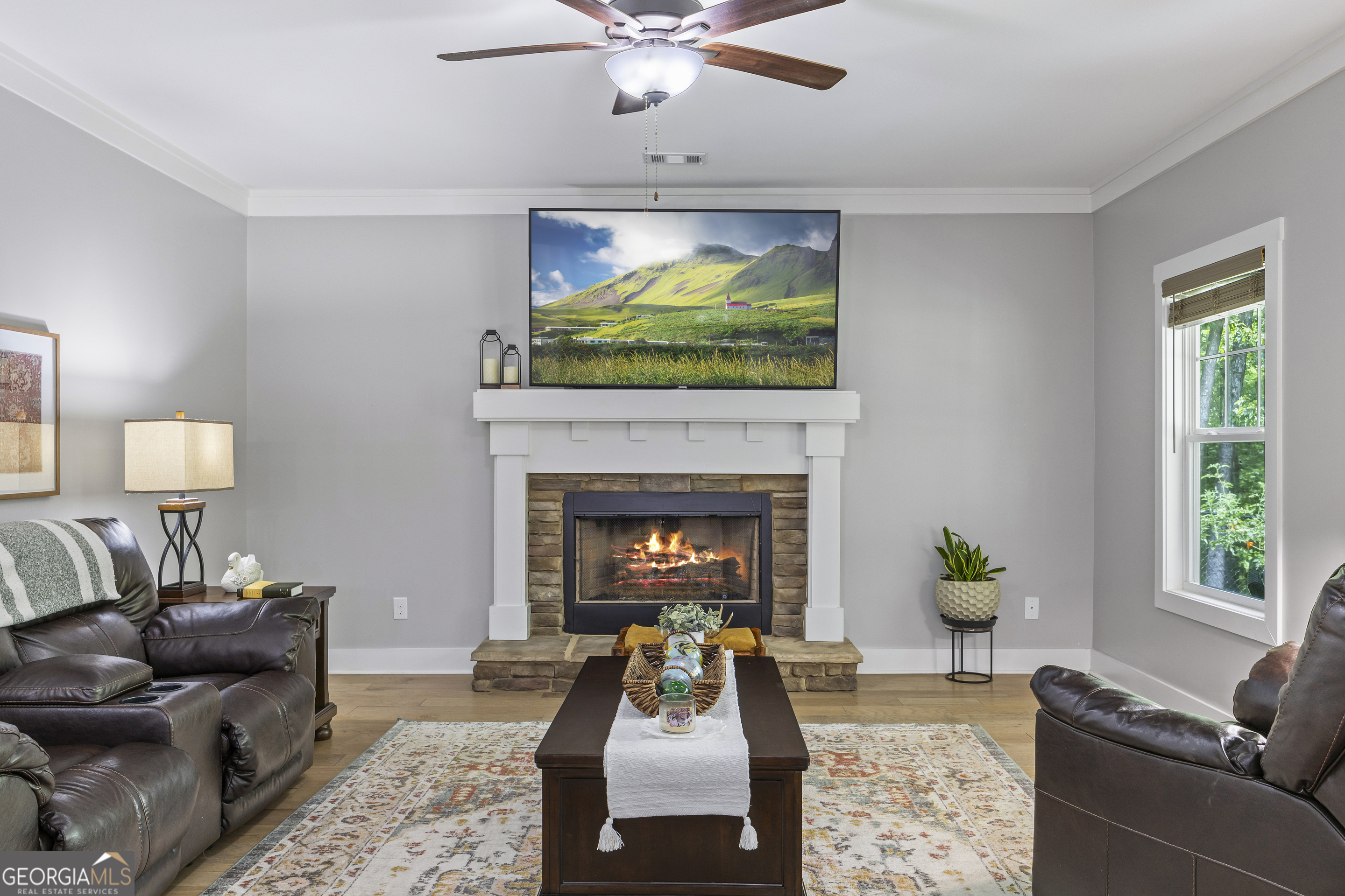 211 Blackthorn Road