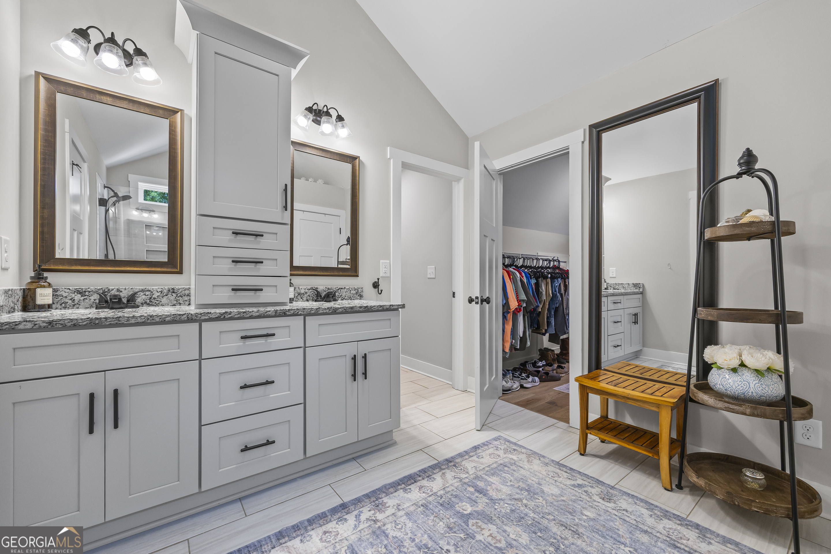 211 Blackthorn Road